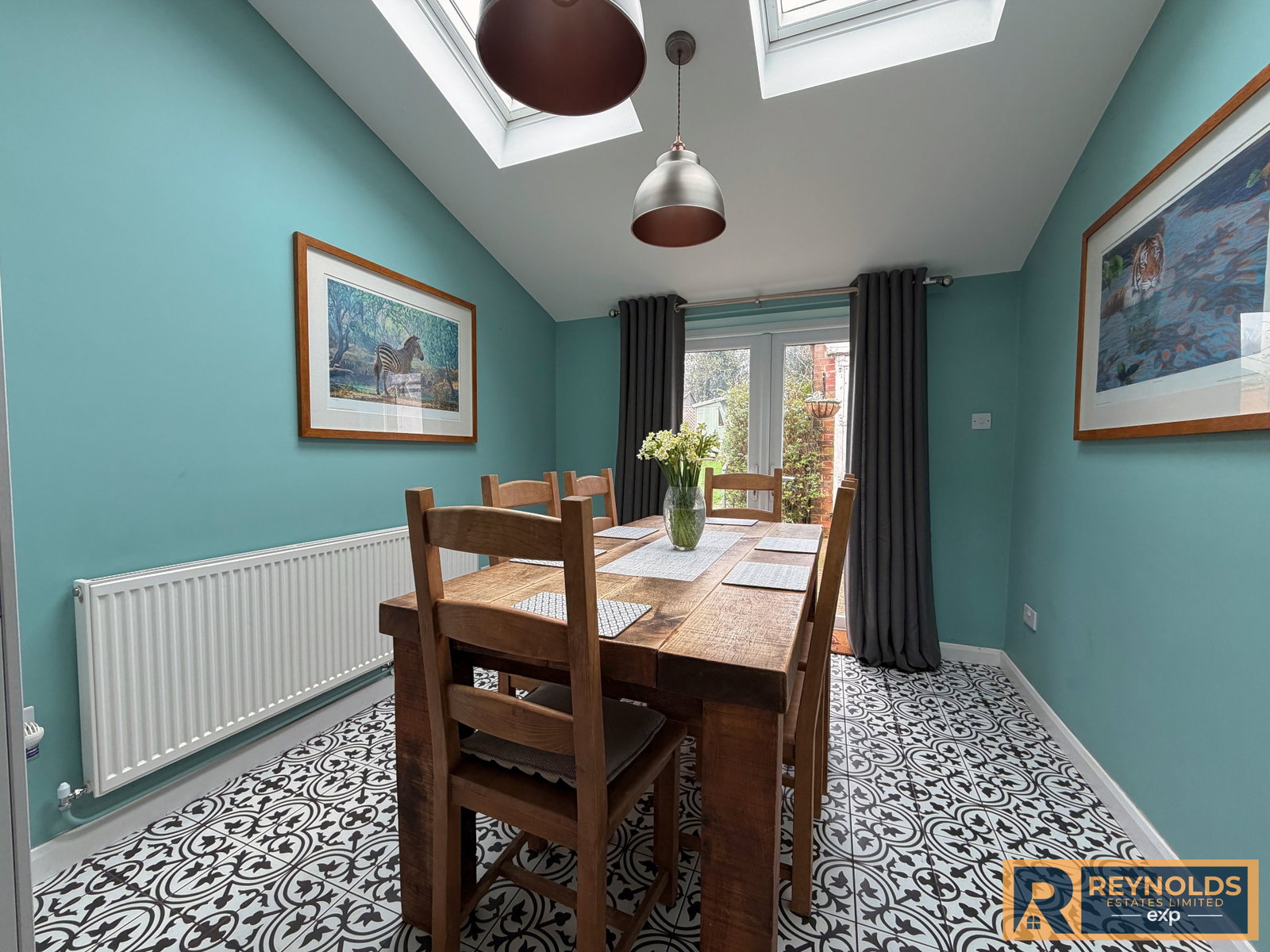 Semi Detached House for sale in West Malling, Renovated Home With Annex - Located In Castle Way, Leybourne, West Malling, ME19 5HF, 1259 m²