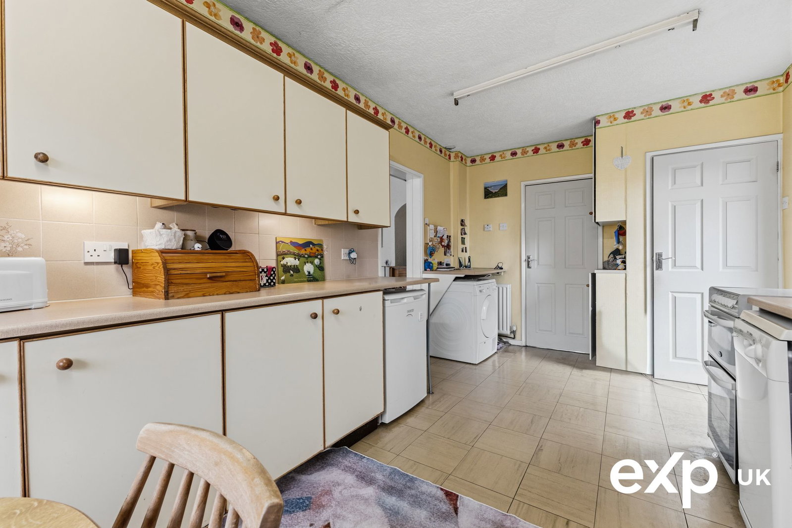 Semi Detached House for sale in Mansfield, Upton Mount, Mansfield, NG19 6NL
