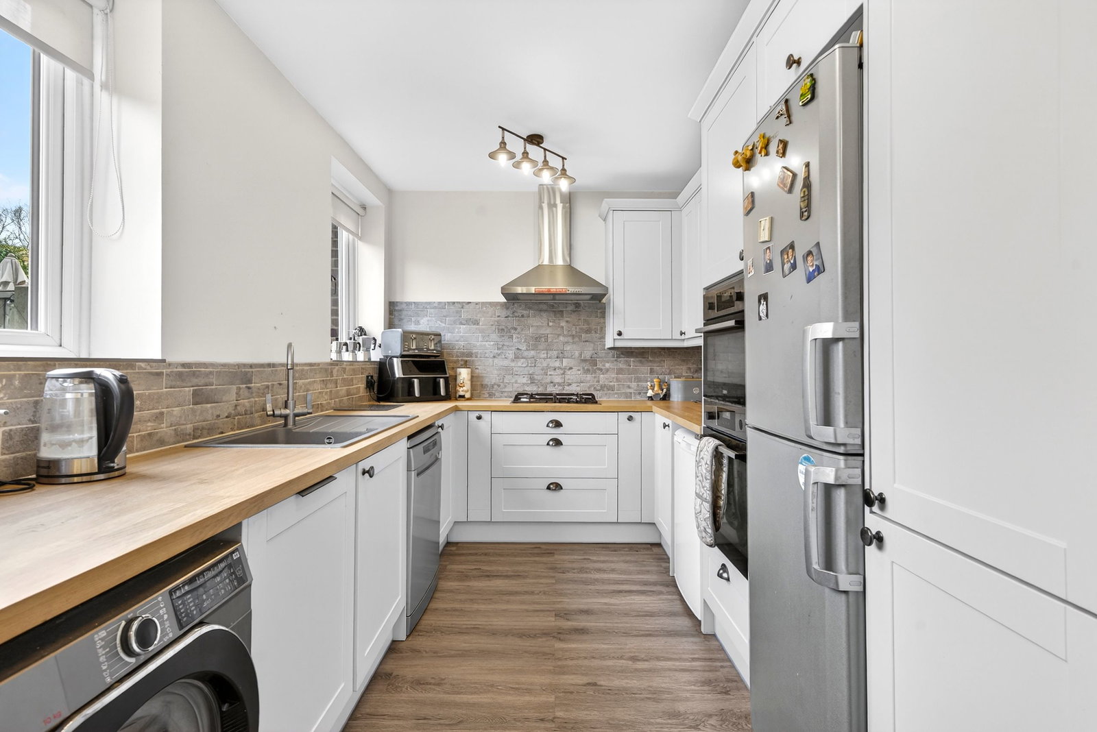 End Of Terrace House for sale in Borehamwood, Stilton Path, Borehamwood, WD6, 779 m²