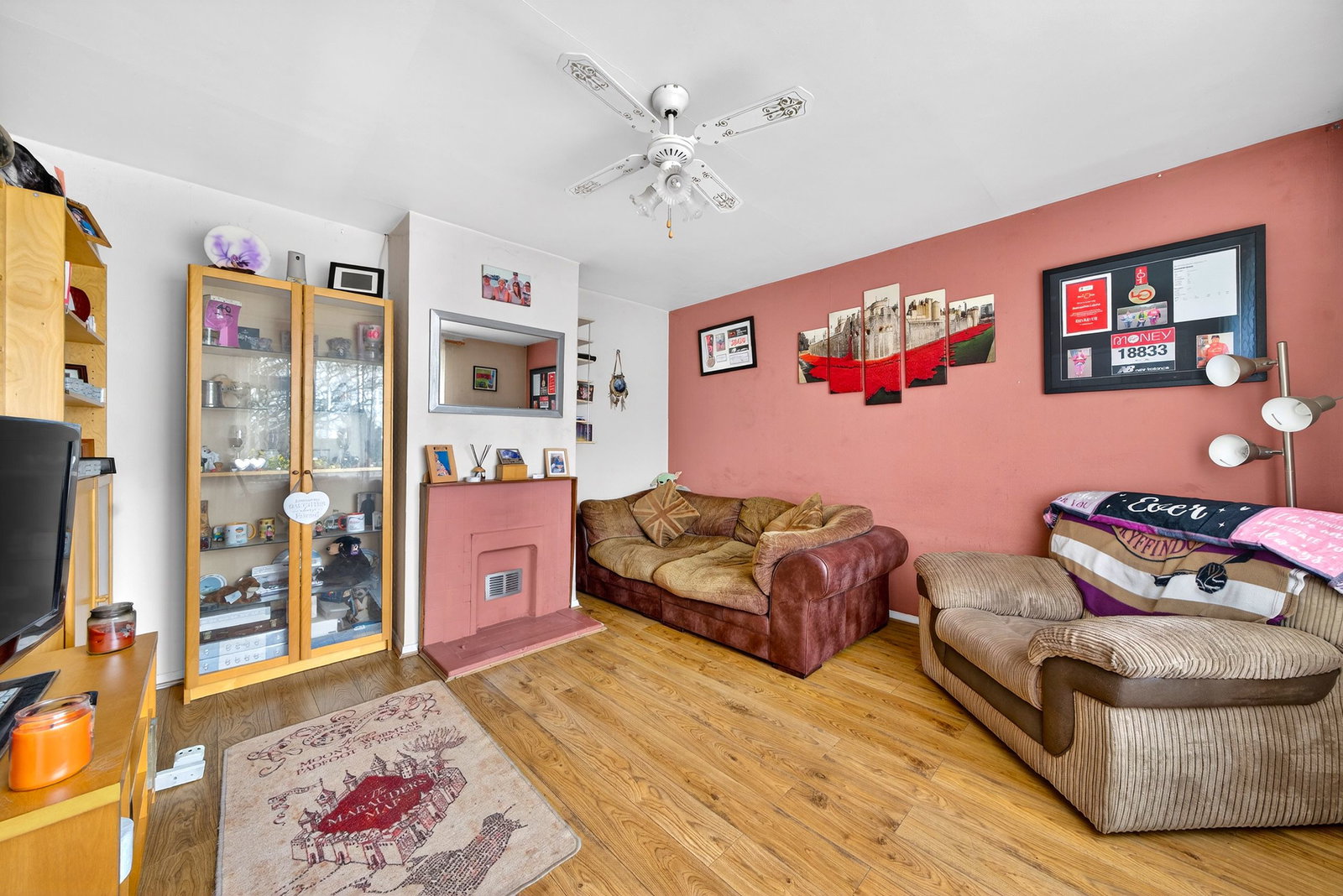 End Of Terrace House for sale in Borehamwood, Stilton Path, Borehamwood, WD6, 779 m²