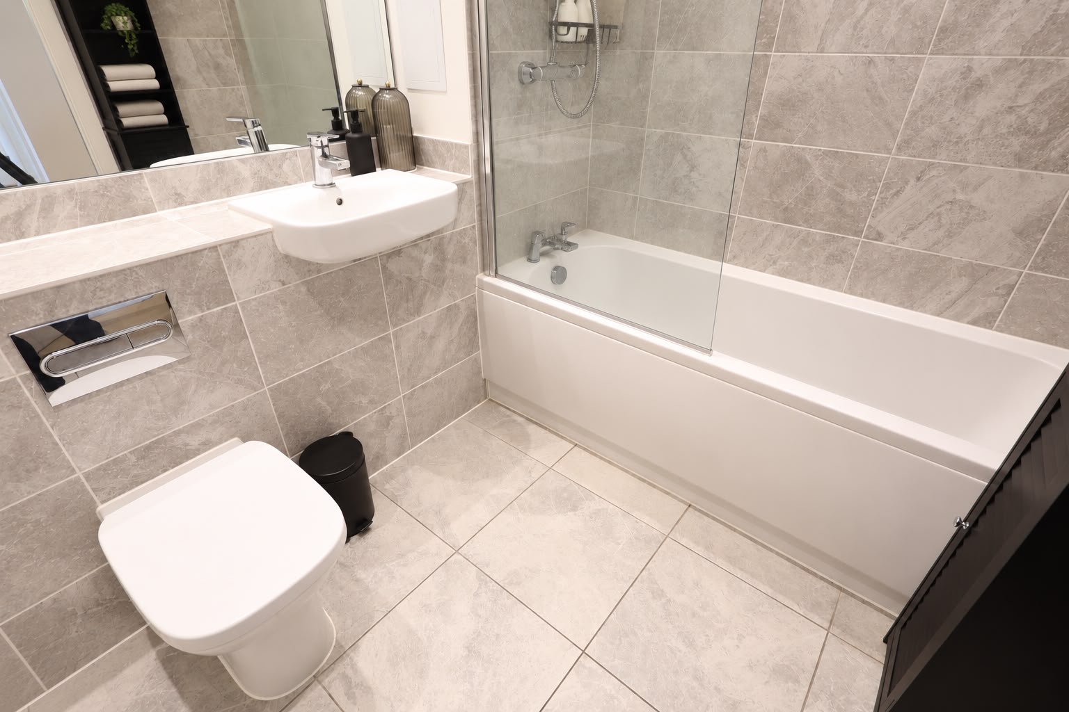 Flat for sale in Greenhithe, Whiting Avenue, Greenhithe, DA9 9YW