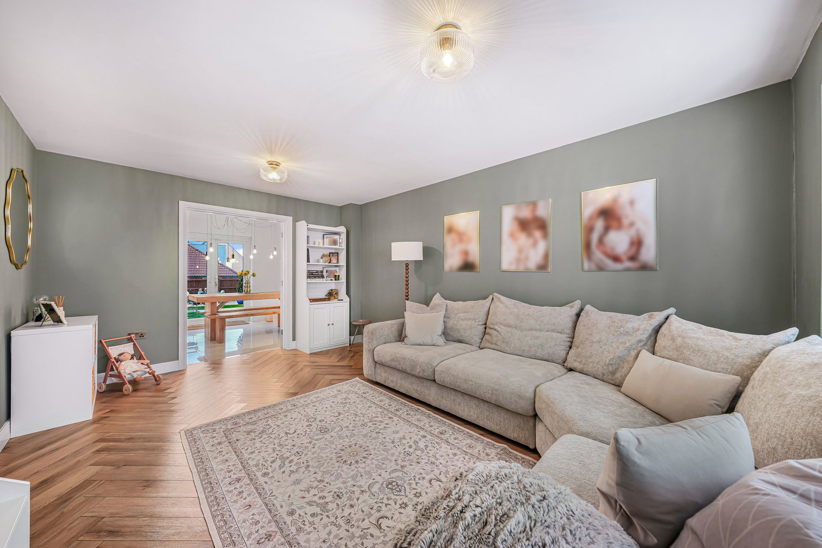 Semi Detached House for sale in Laindon, Dulwich Avenue, Dunton Fields, Laindon, SS15 6FU