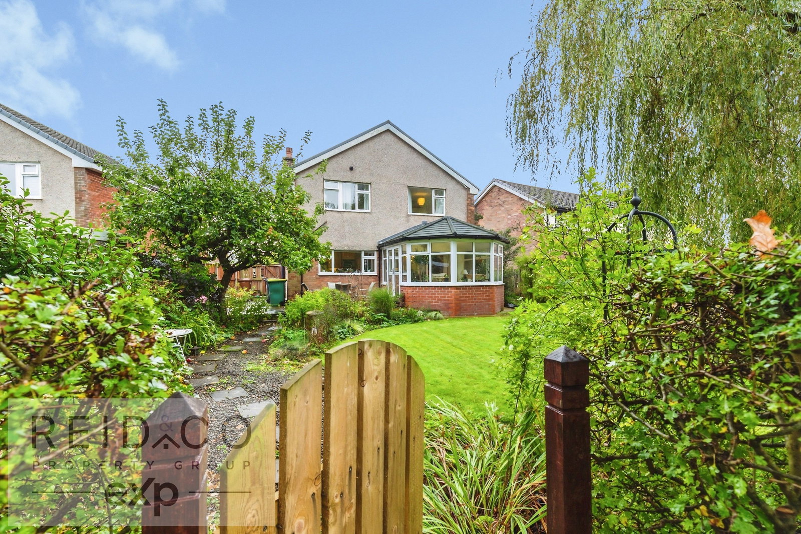 Detached House for sale in Preston, Conway Drive, Fulwood, Preston, PR2 3EP