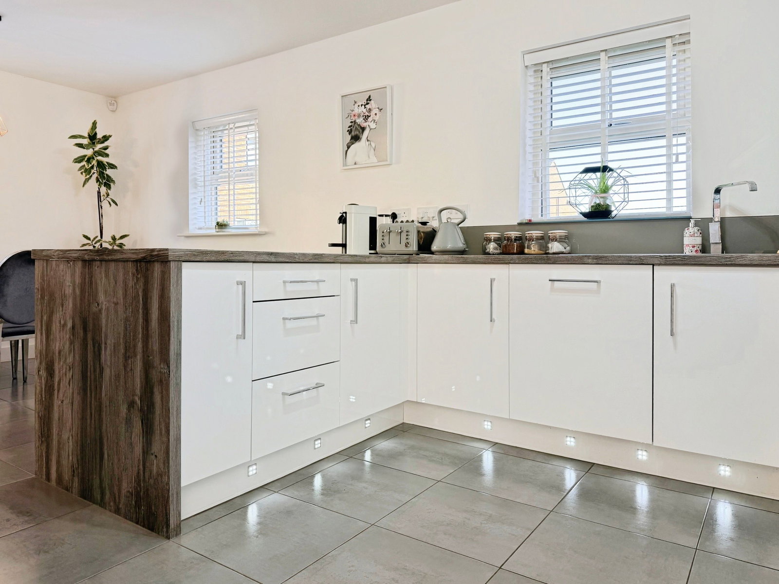 Detached House for sale in Wakefield, Hoult Court, Wakefield, West Yorkshire, WF1 2ZJ, 1227 m²