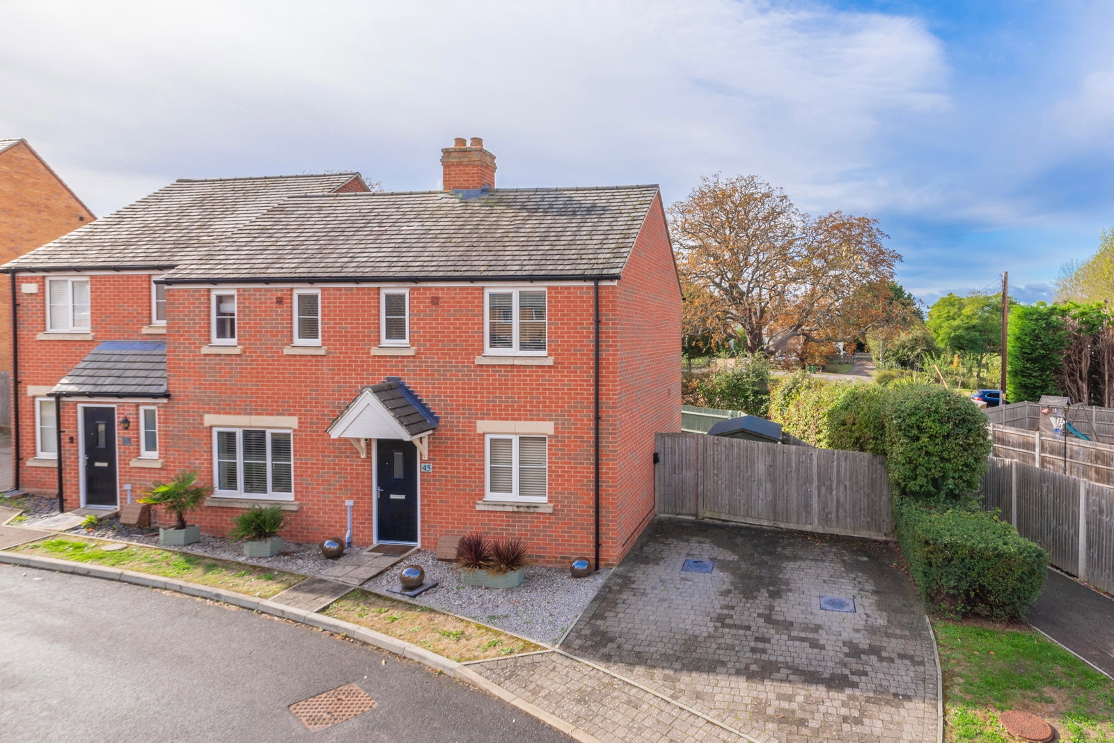 Semi Detached House for sale in Sittingbourne, Green Oak Crescent, Iwade, ME9 8GR