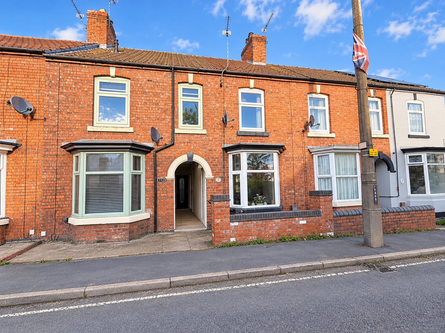 Terraced House for sale in Swadlincote, High Street, Newhall
