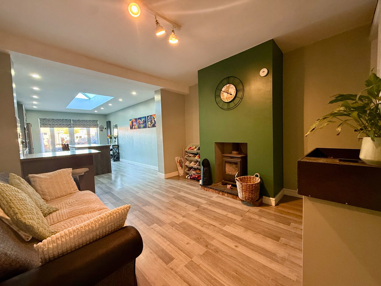 Terraced House for sale in Swadlincote, High Street, Newhall
