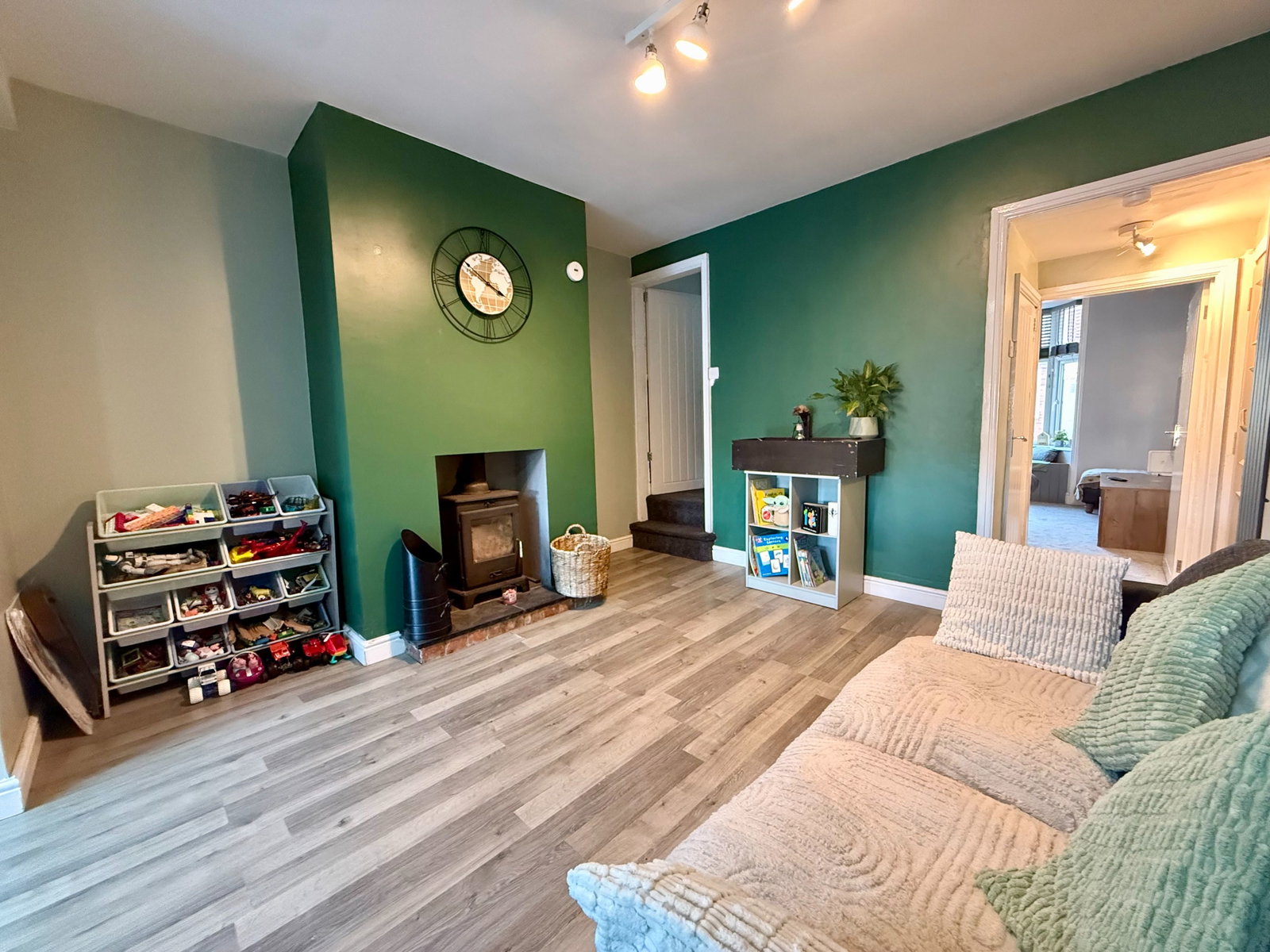Terraced House for sale in Swadlincote, High Street, Newhall