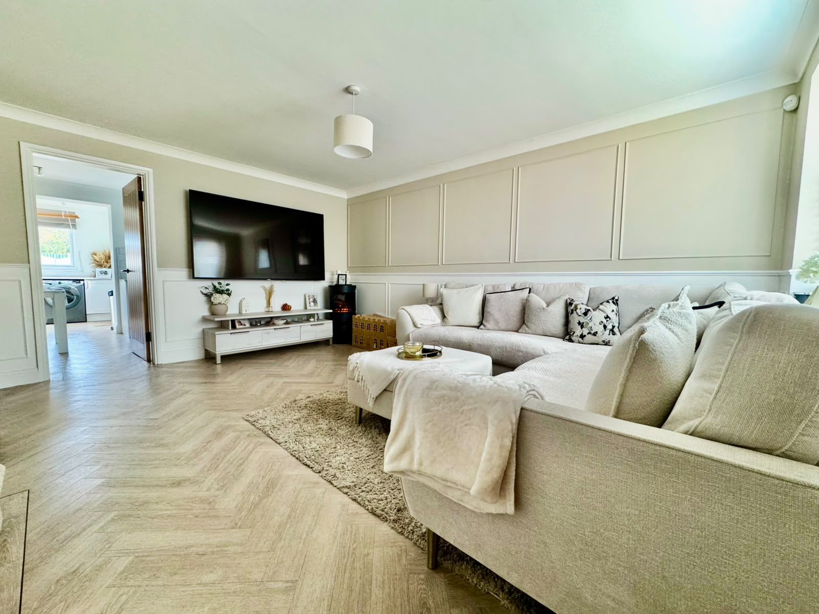 Semi Detached House for sale in Sheerness, Appleford Drive, Minster On Sea, Sheerness, ME12 2SR