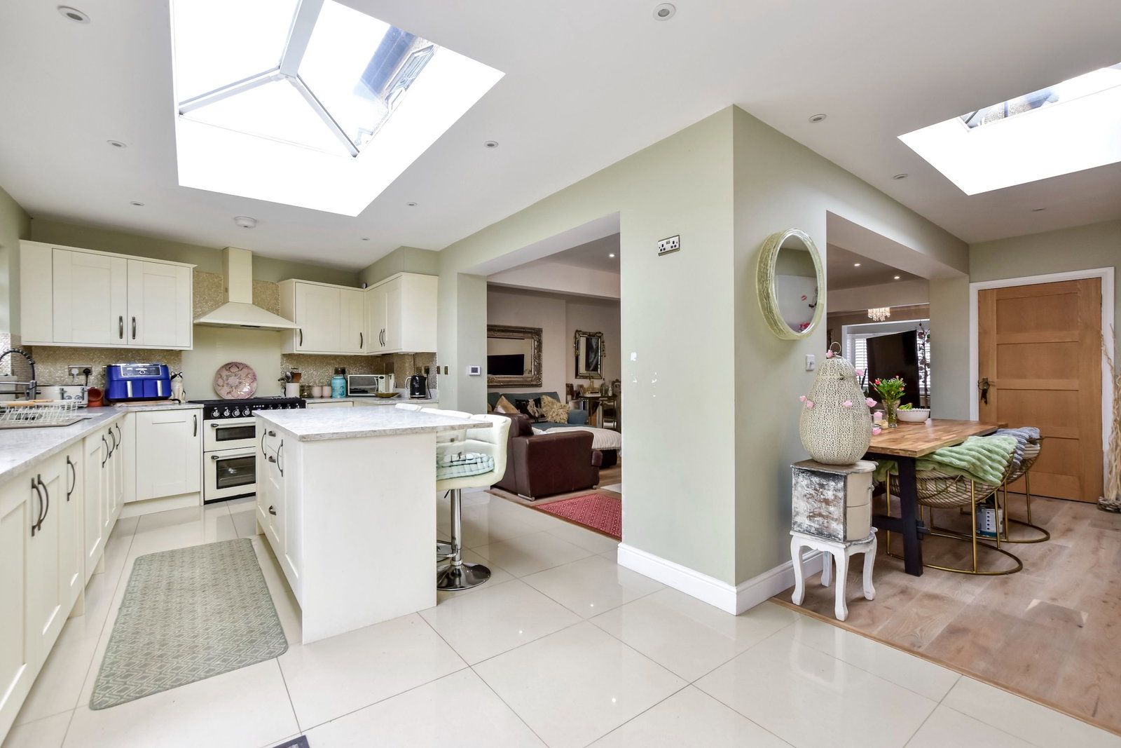 End Of Terrace House for sale in Ruislip, Appledore Avenue, Ruislip, Greater London, HA4 0UT