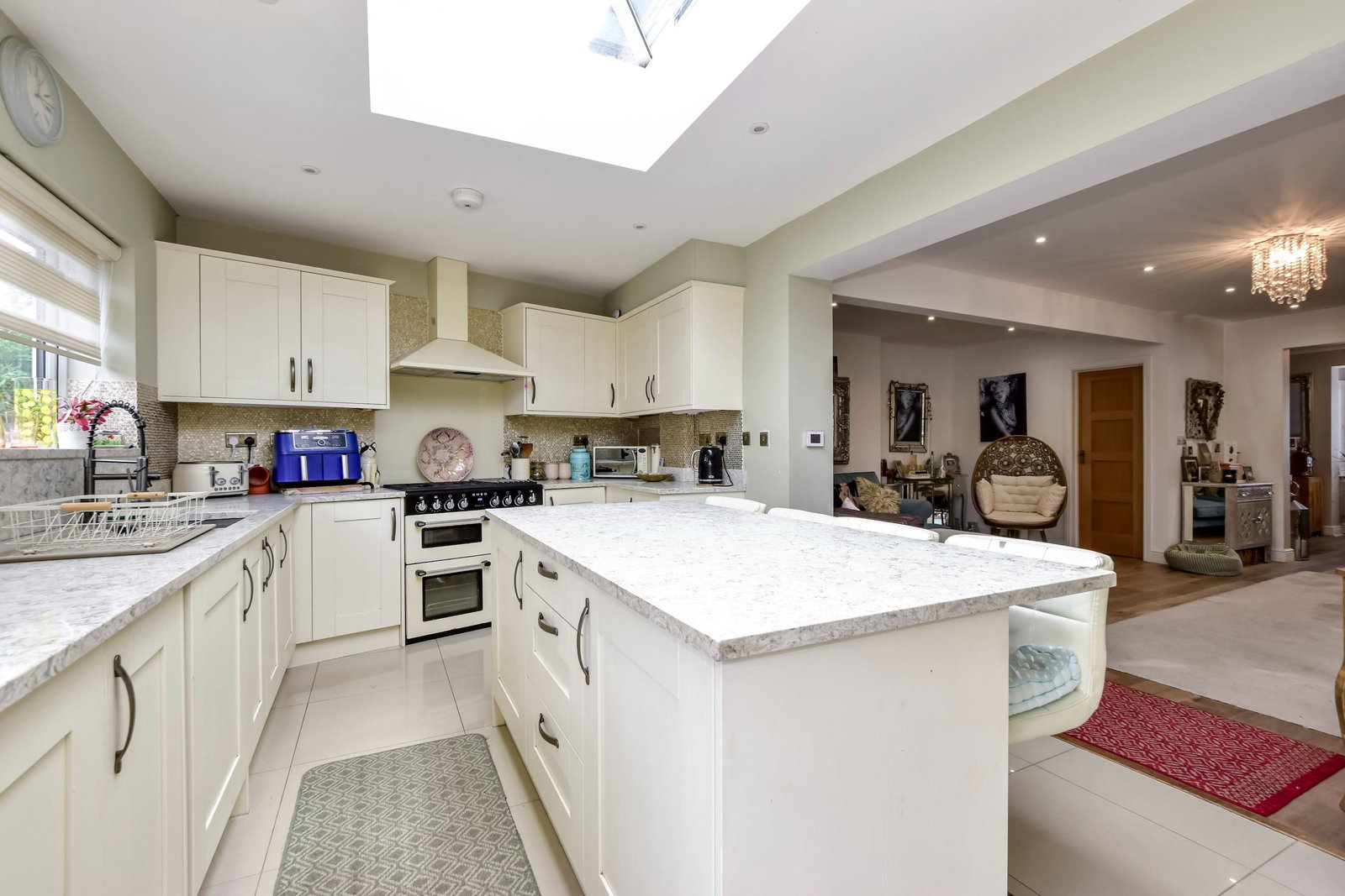 End Of Terrace House for sale in Ruislip, Appledore Avenue, Ruislip, Greater London, HA4 0UT