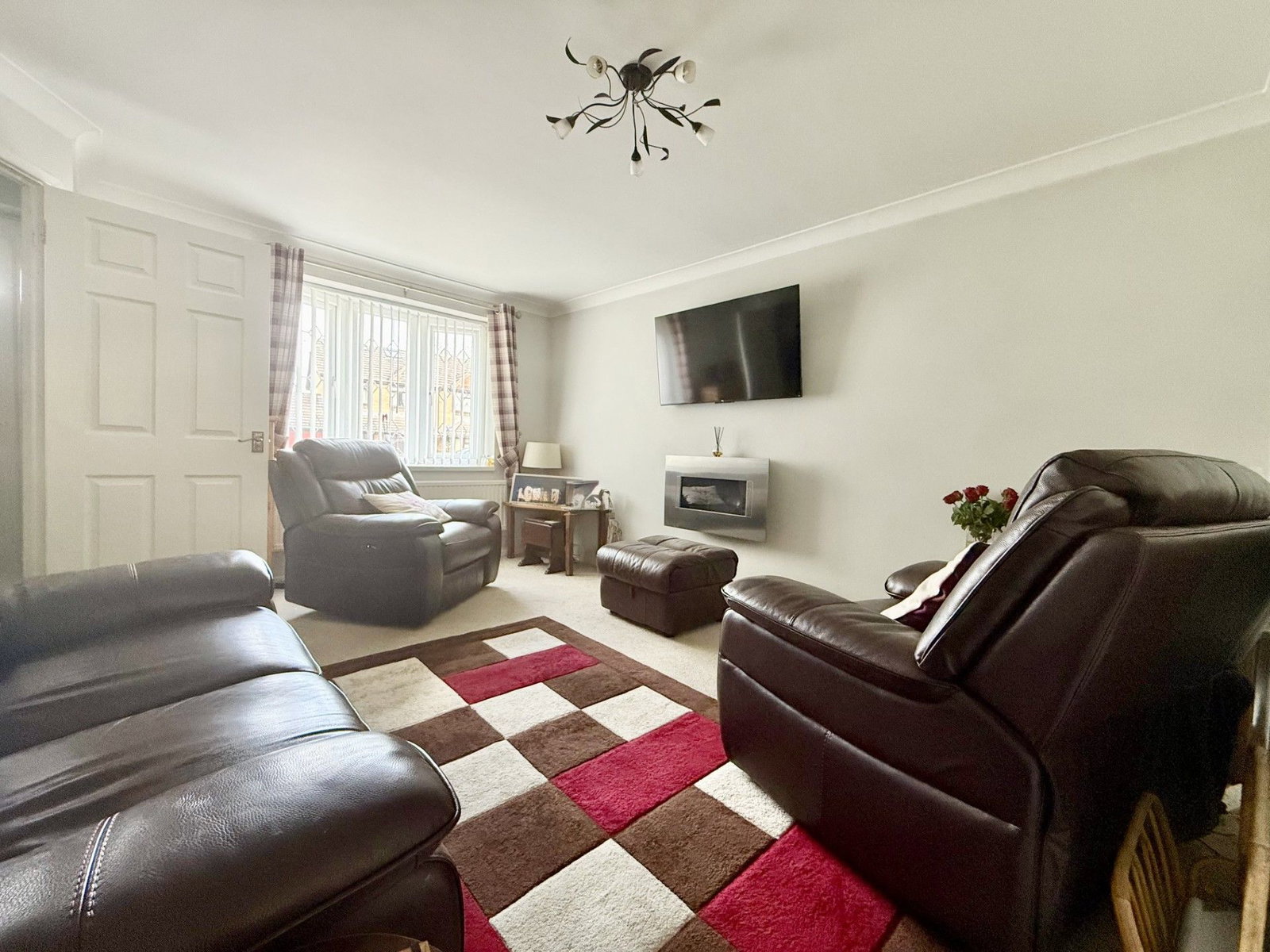 Detached House for sale in Gloucester, Palmer Avenue, Abbeymead, GL4, 1075 m²