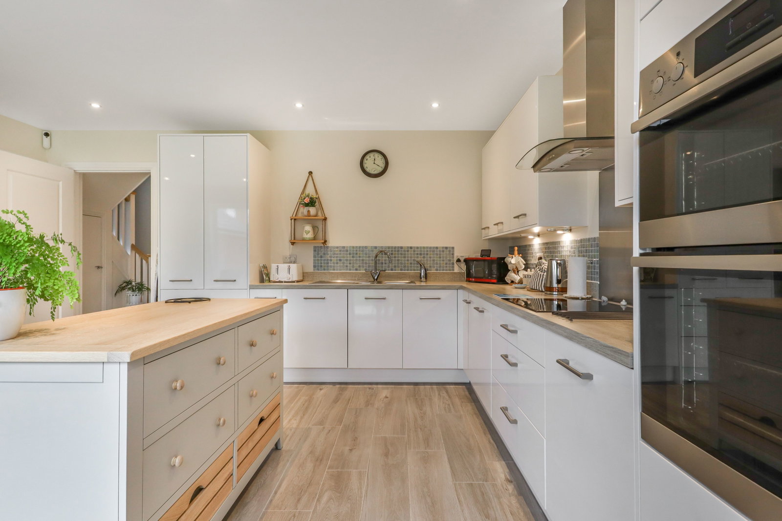 Detached House for sale in Stratford-upon-Avon, Heron Drive, Meon Vale, Stratford-upon-Avon, CV37 8YH
