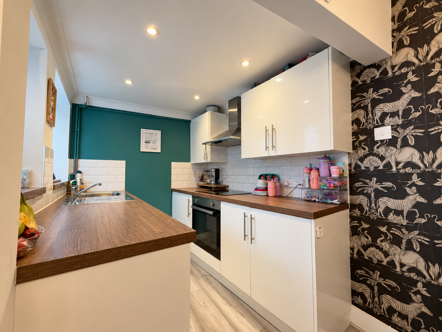 Terraced House for sale in Gillingham, Perfect For First Time Buyers - Popular Poets Corner Area - Shakespeare Road