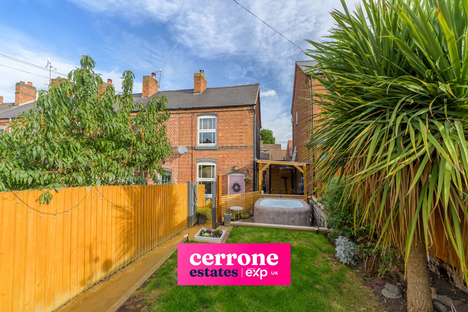 End Of Terrace House for sale in Bromsgrove, Bewell Head, Bromsgrove, B61 8HY, 690 m²
