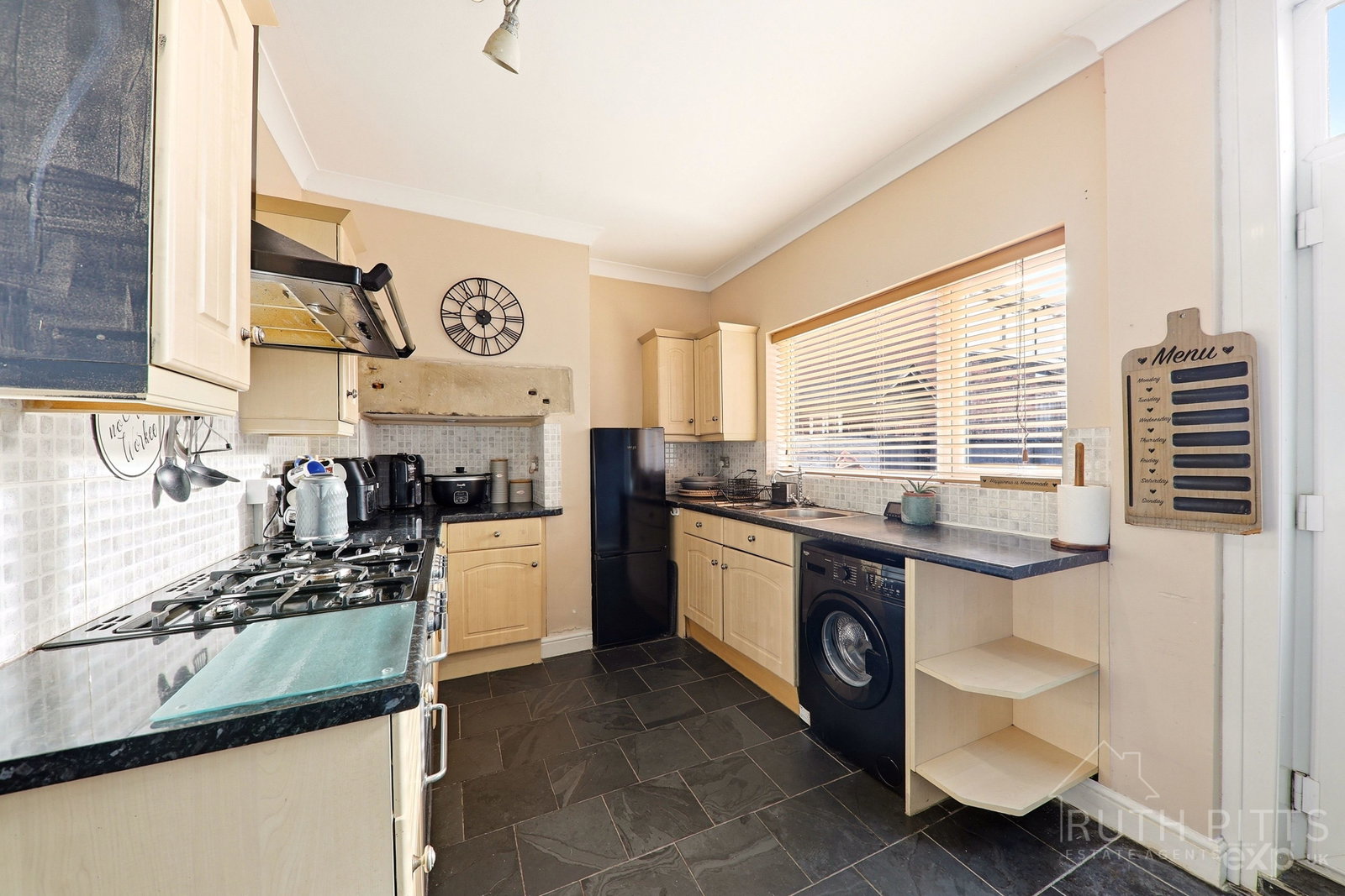 End Of Terrace House for sale in Pontefract, Bell Lane, Ackworth, WF7