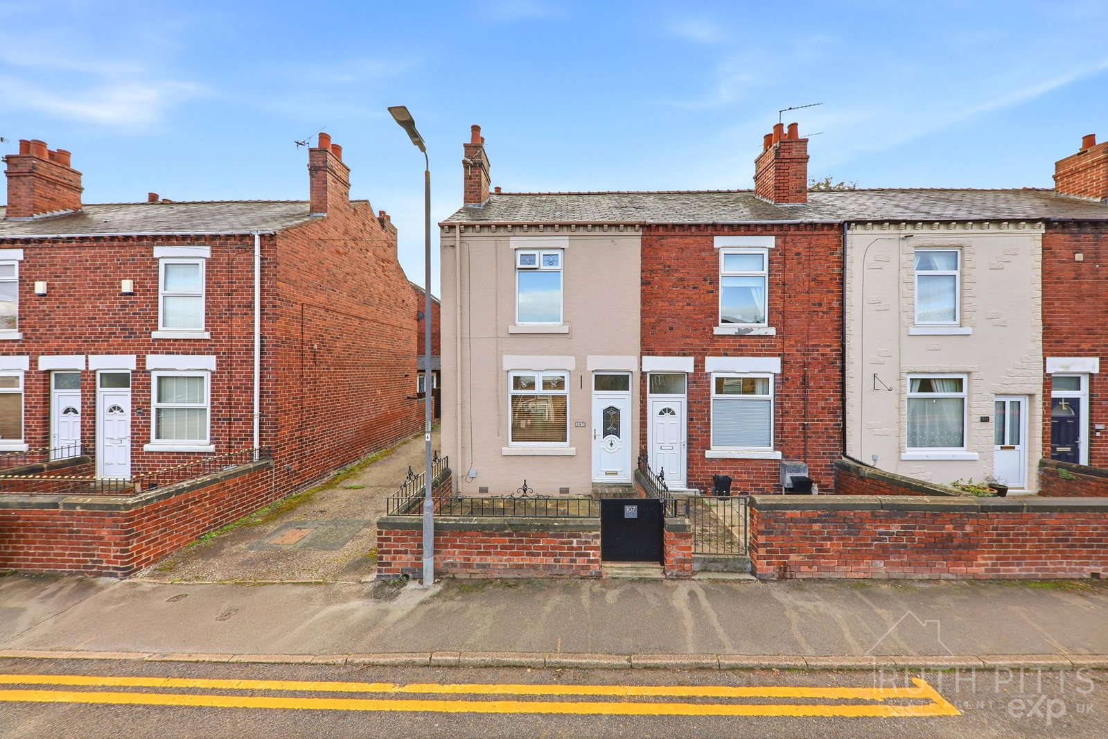 End Of Terrace House for sale in Pontefract, Bell Lane, Ackworth, WF7