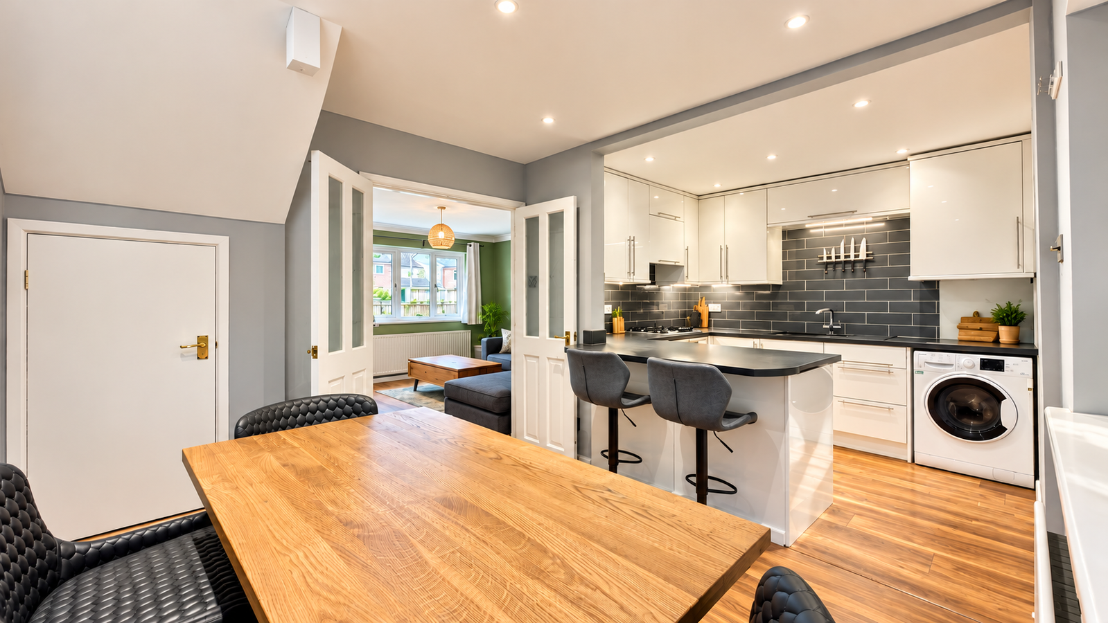 End Of Terrace House for sale in Stockport, Maple Close, Heaviley, Stockport, SK2 6HJ
