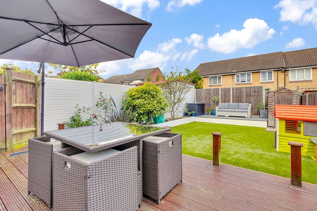 Semi Detached House for sale in London, Abercairn Road, Streatham Vale, SW16, 1285 m²