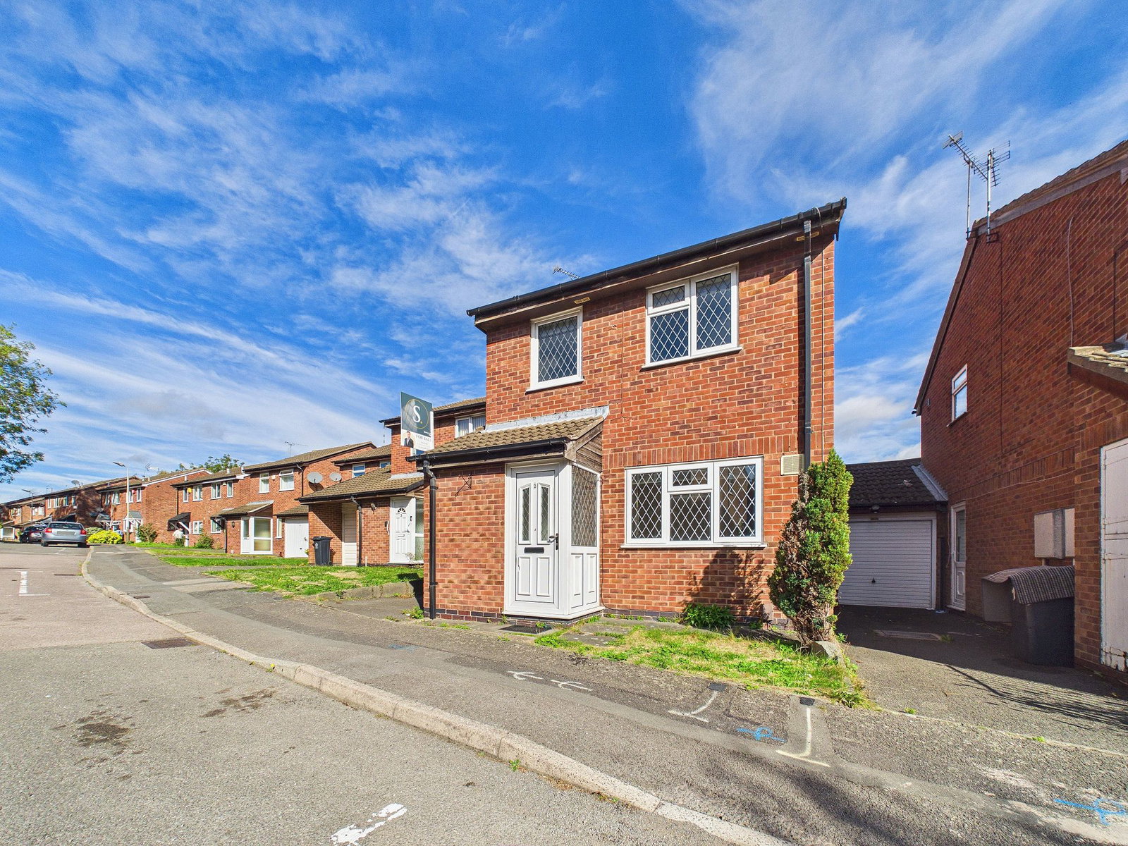 Detached House for sale in Leicester, Sandhurst Close, Dane Hills, LE3, 796 m²