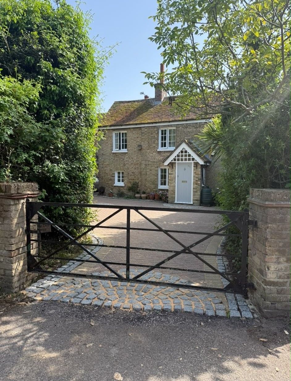 Semi Detached House for sale in Margate, Northdown Park Road, Margate, CT9 3UJ