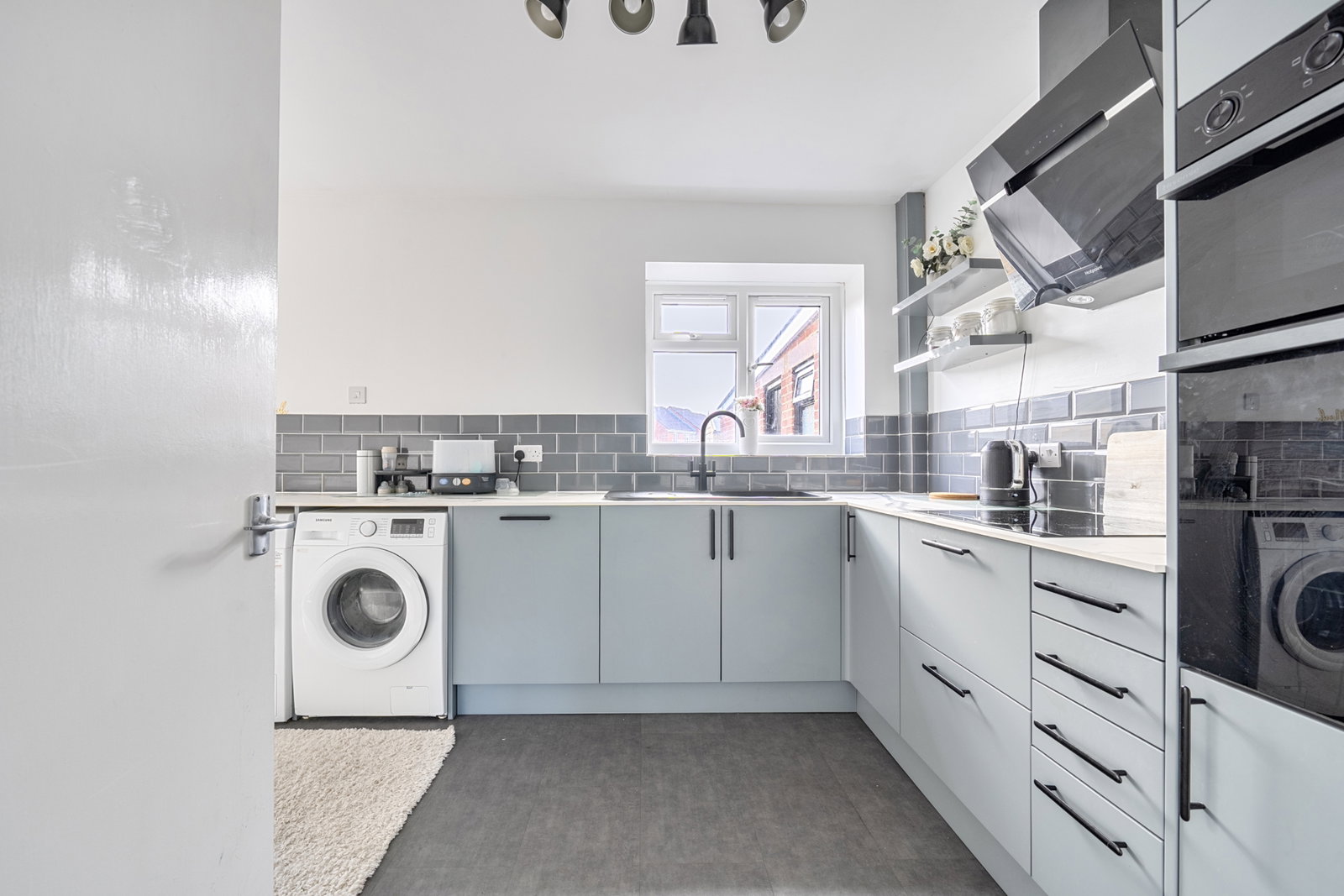 End Of Terrace House for sale in Warminster, Boreham Field, Warminster, BA12 9EB, 906 m²
