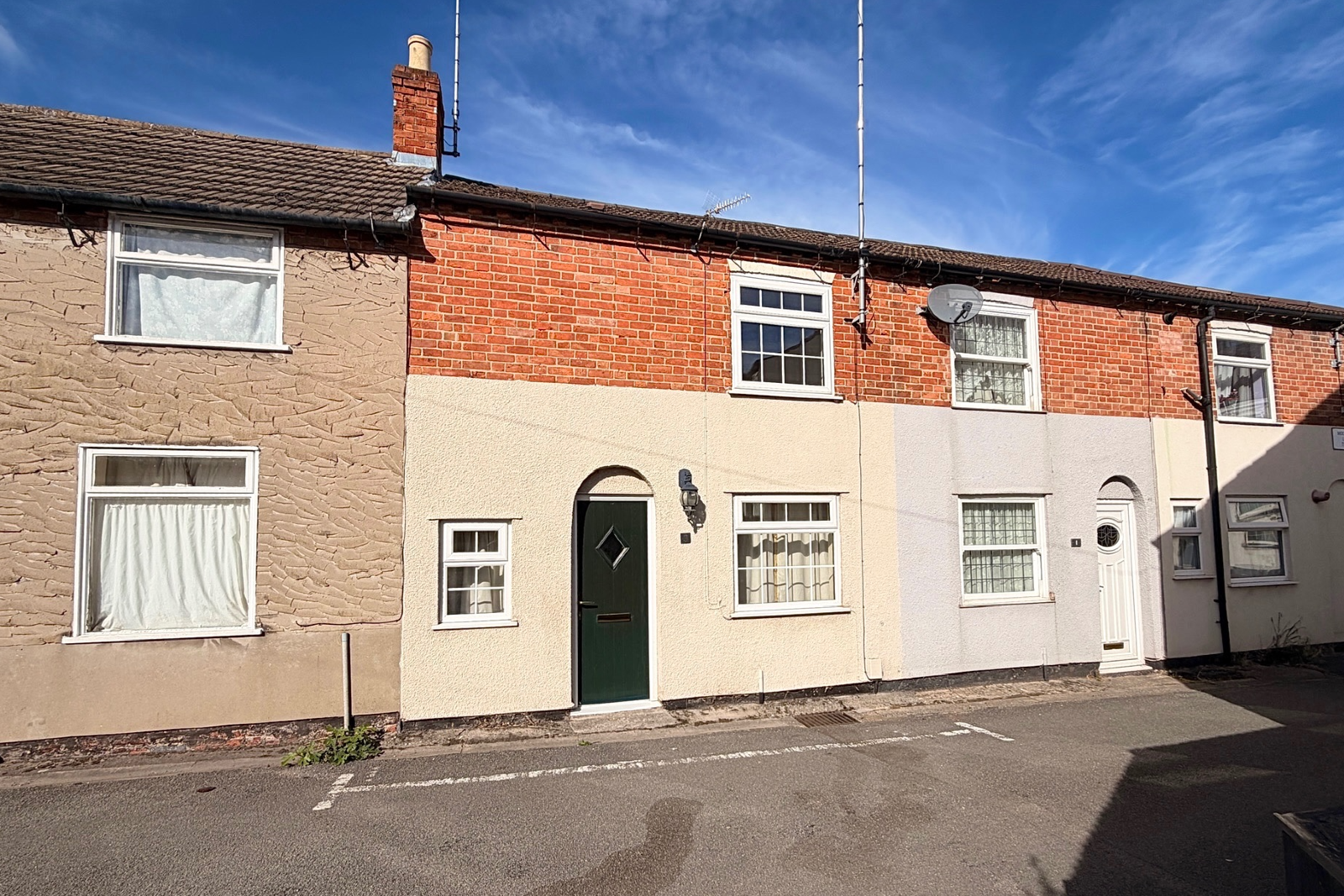 Terraced House for sale in Loughborough, Moorfield Place, Shepshed, Loughborough, LE12 9AW