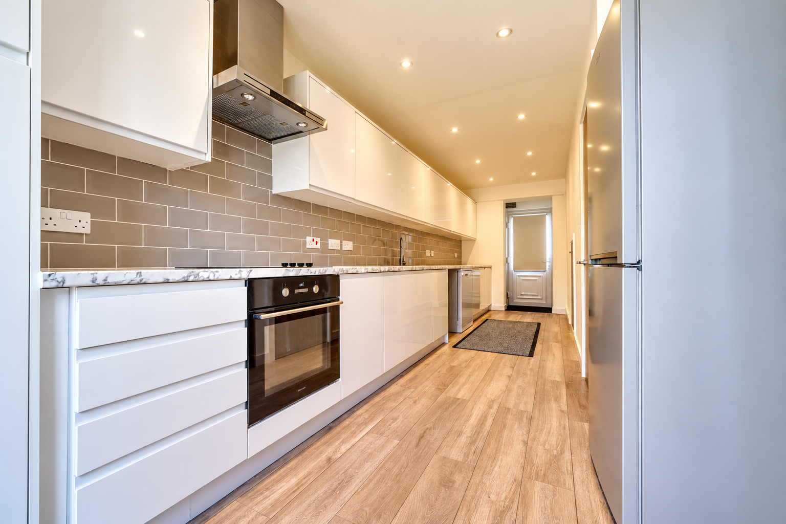 End Of Terrace House for sale in Orpington, Boxtree Walk, Orpington, BR5 4PB