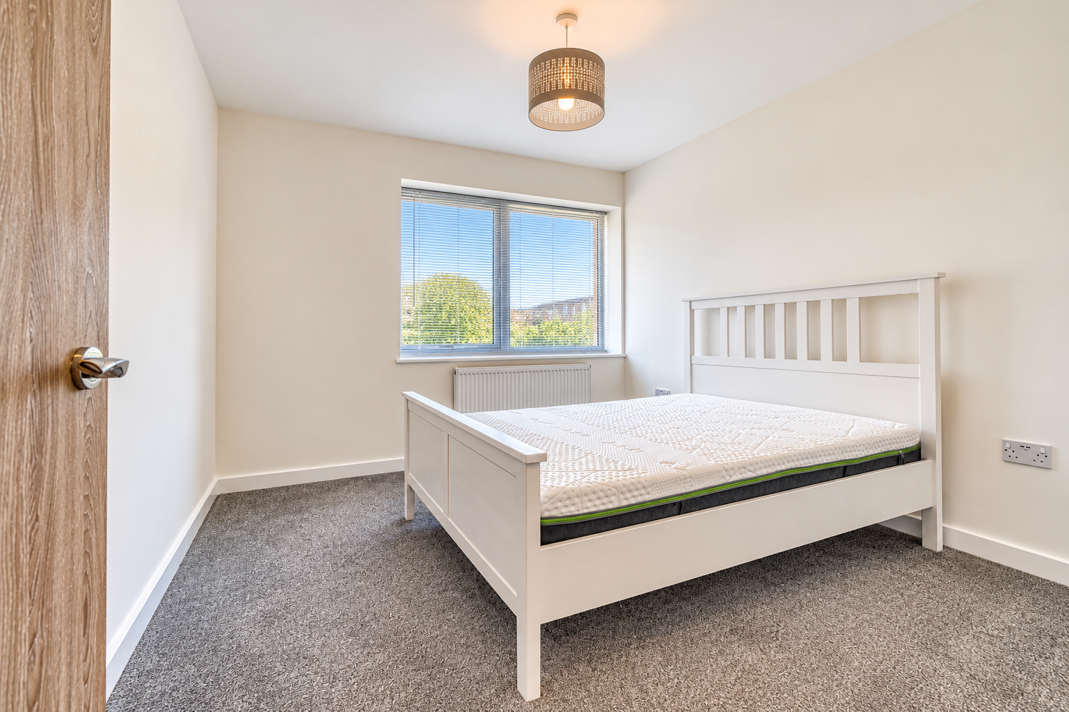 End Of Terrace House for sale in Orpington, Boxtree Walk, Orpington, BR5 4PB