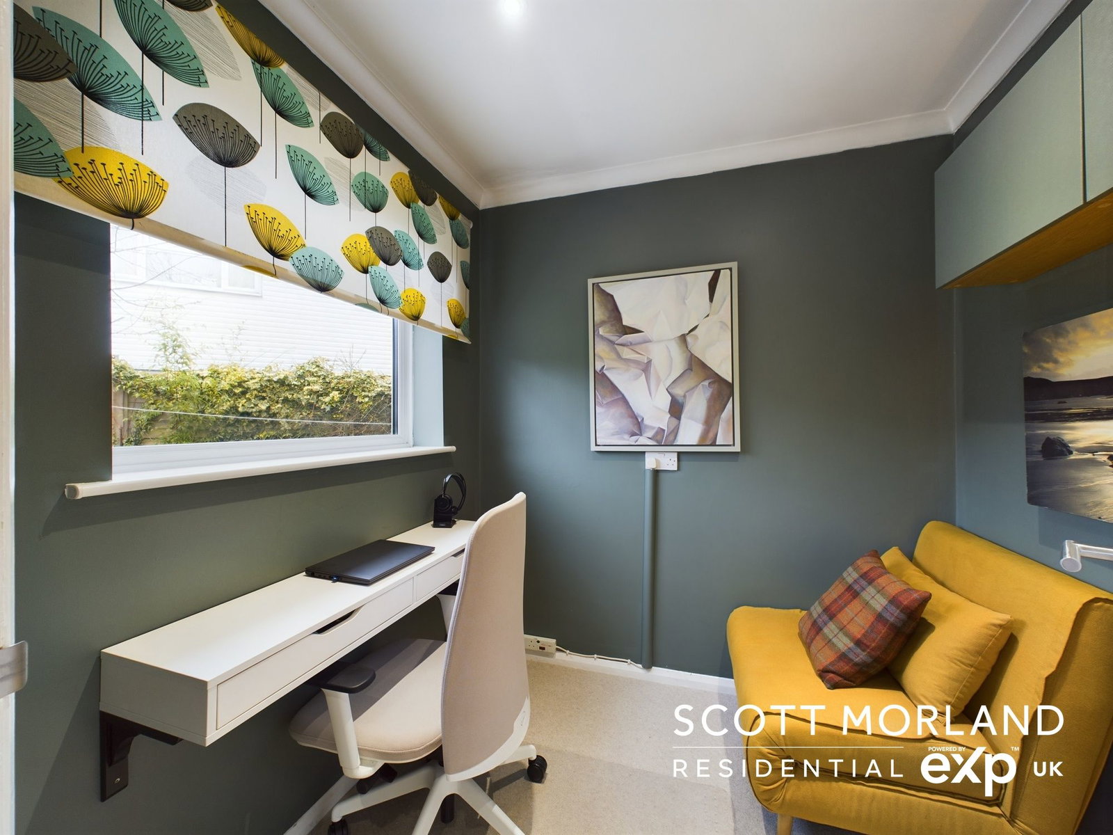 Detached House for sale in Basingstoke, Hollyhock Close, Kempshott, Basingstoke, Hampshire, RG22 5RF