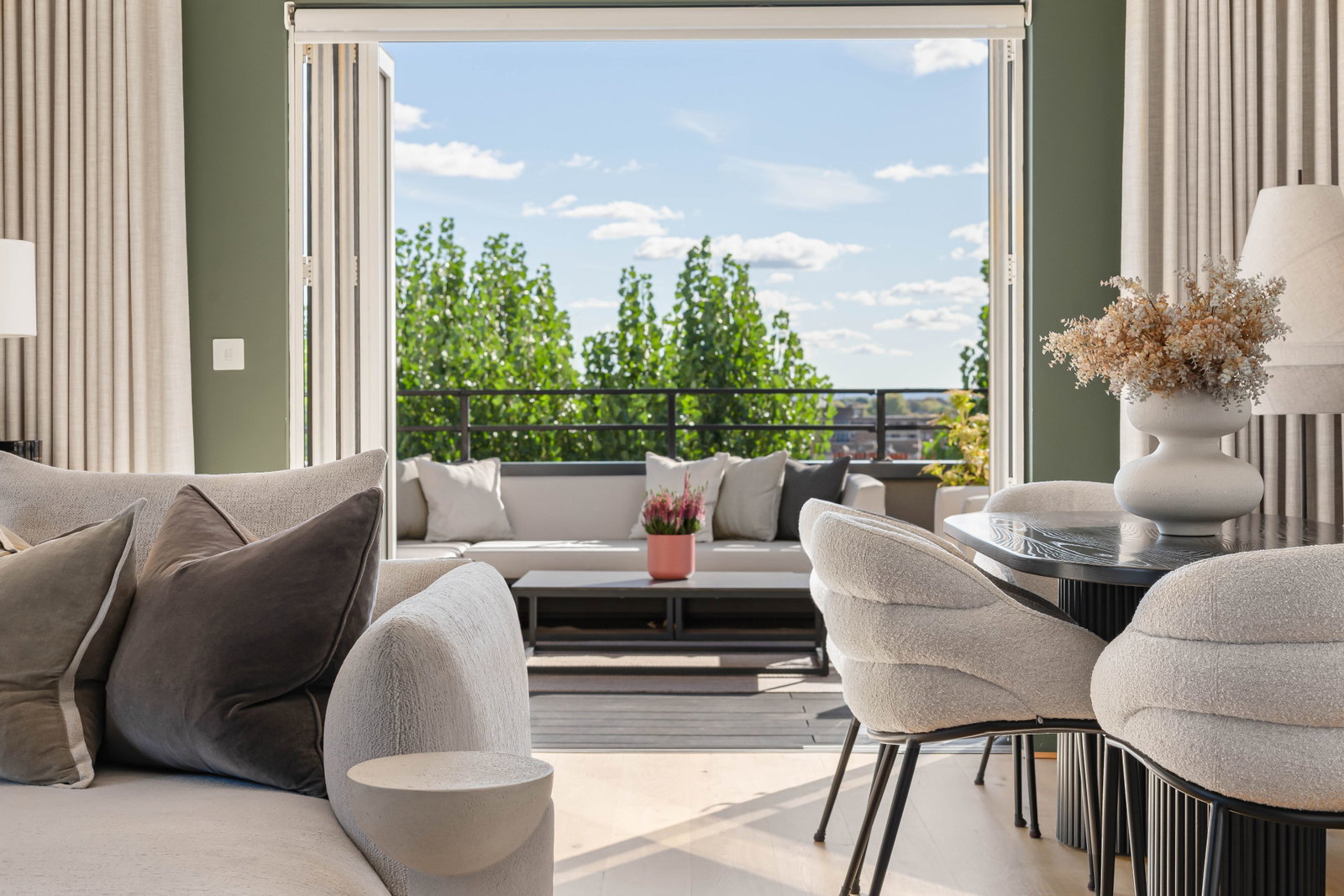 Flat for sale in London, Nightingale Lane, London, SW12, 1000 m²