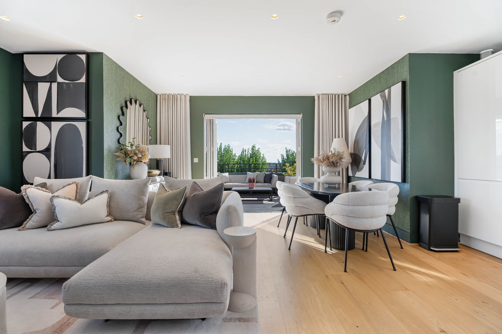 Flat for sale in London, Nightingale Lane, London, SW12, 1000 m²