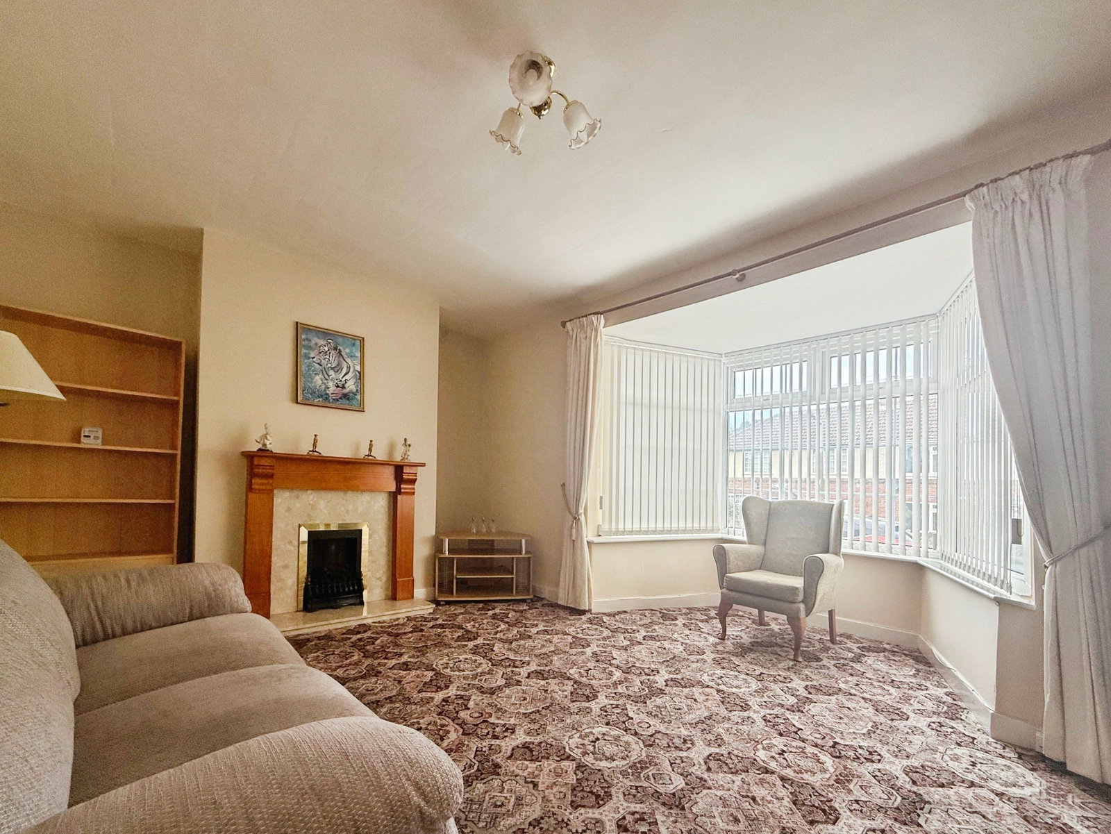 Semi Detached House for sale in Doncaster, Mansfield Crescent, Armthorpe, Doncaster, DN3