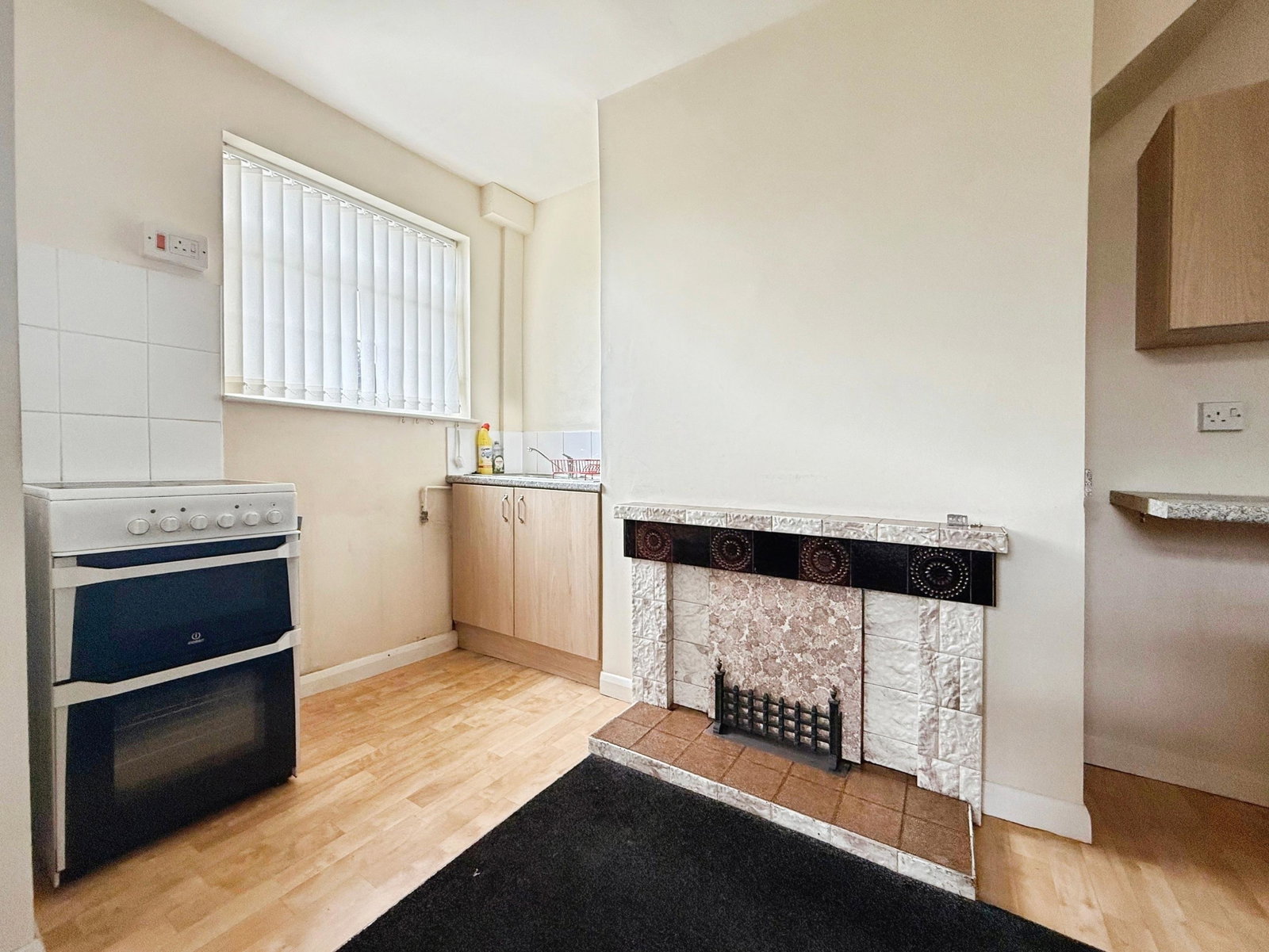 Semi Detached House for sale in Doncaster, Mansfield Crescent, Armthorpe, Doncaster, DN3