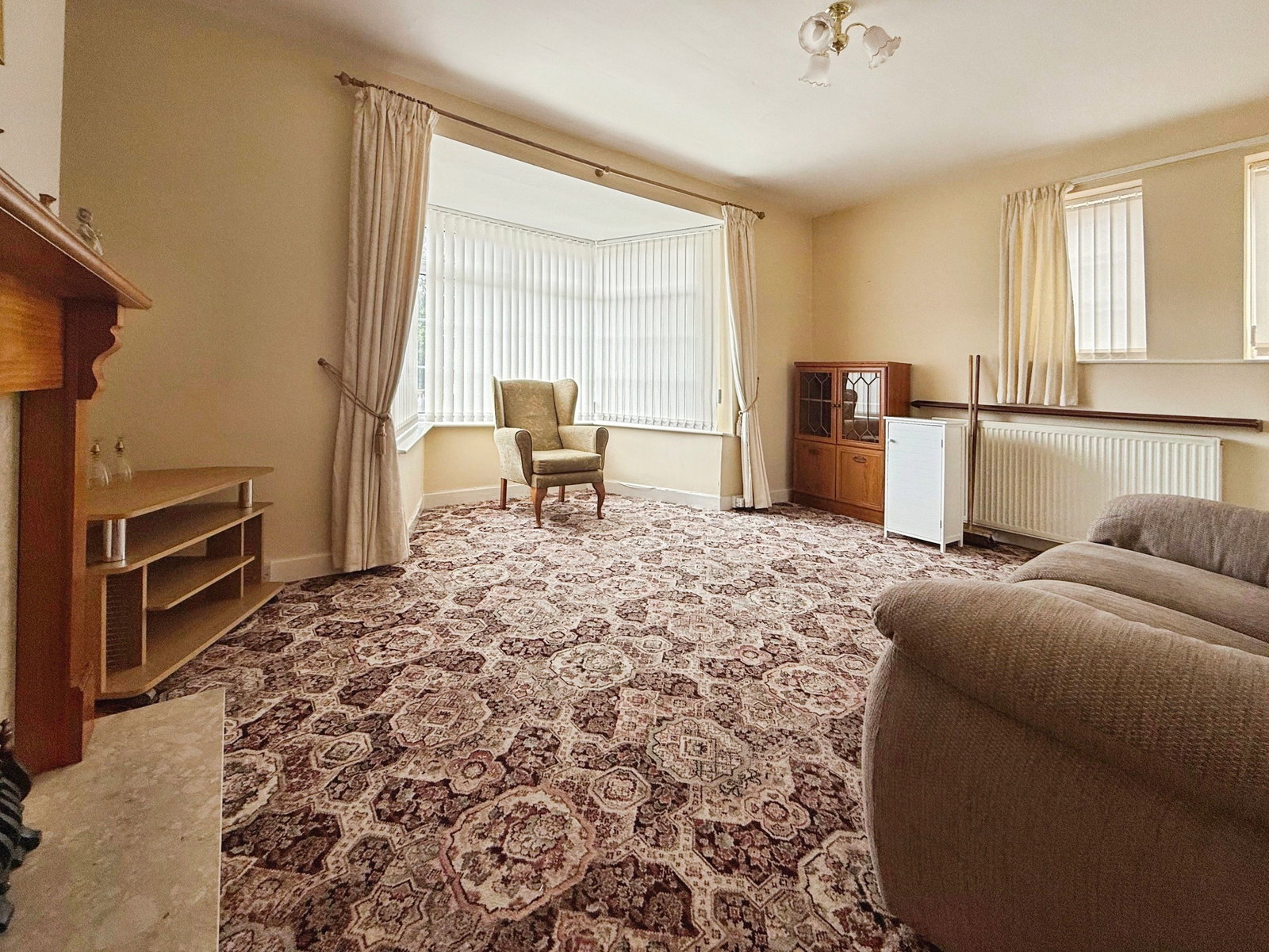 Semi Detached House for sale in Doncaster, Mansfield Crescent, Armthorpe, Doncaster, DN3