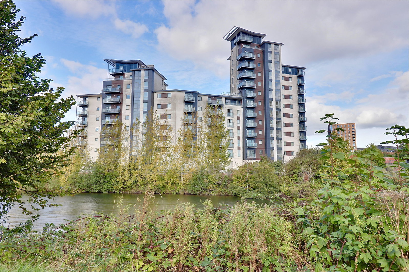 Flat for sale in Cardiff, Overstone Court, Cardiff, CF10 5NU