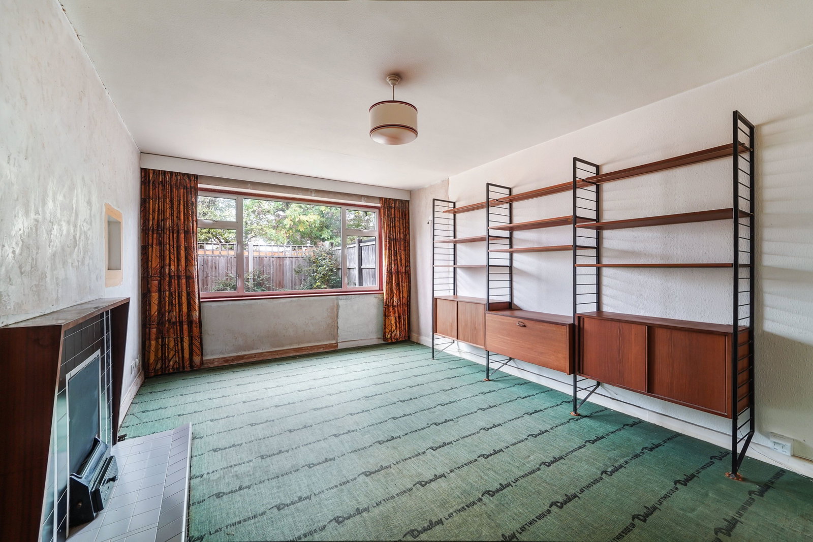 Maisonette for sale in West Ewell, Nightingale Drive, West Ewell, KT19 9EN, 630 m²