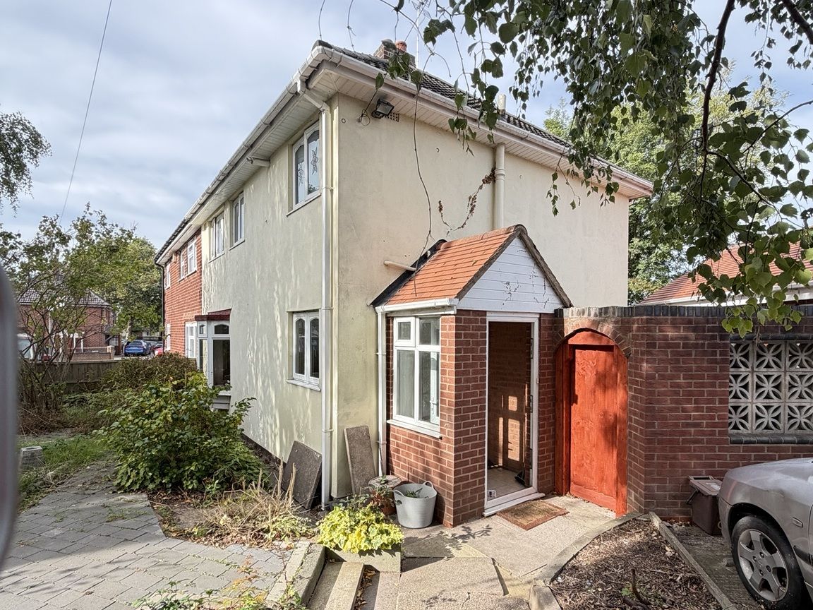 Semi Detached House for sale in Wednesbury, Lime Road, Wednesbury, WS10 9NG
