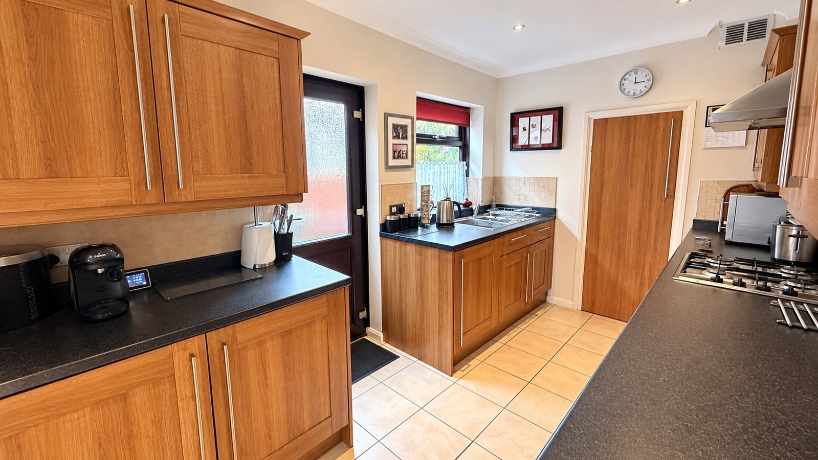 Detached House for sale in Sheerness, Minster Road, Minster On Sea, Sheerness, ME12 3JF, 1200 m²
