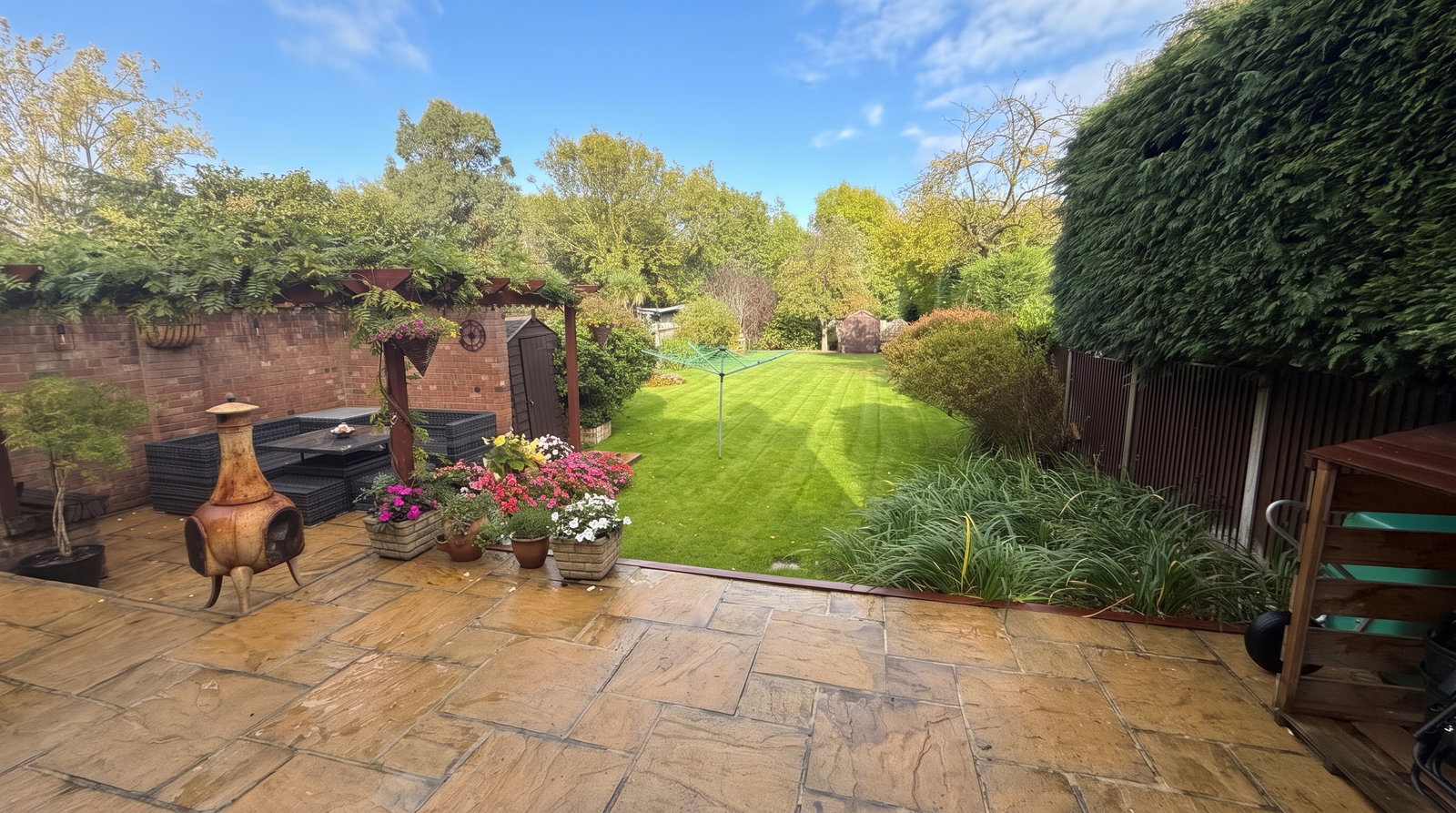 Detached House for sale in Sheerness, Minster Road, Minster On Sea, Sheerness, ME12 3JF, 1200 m²