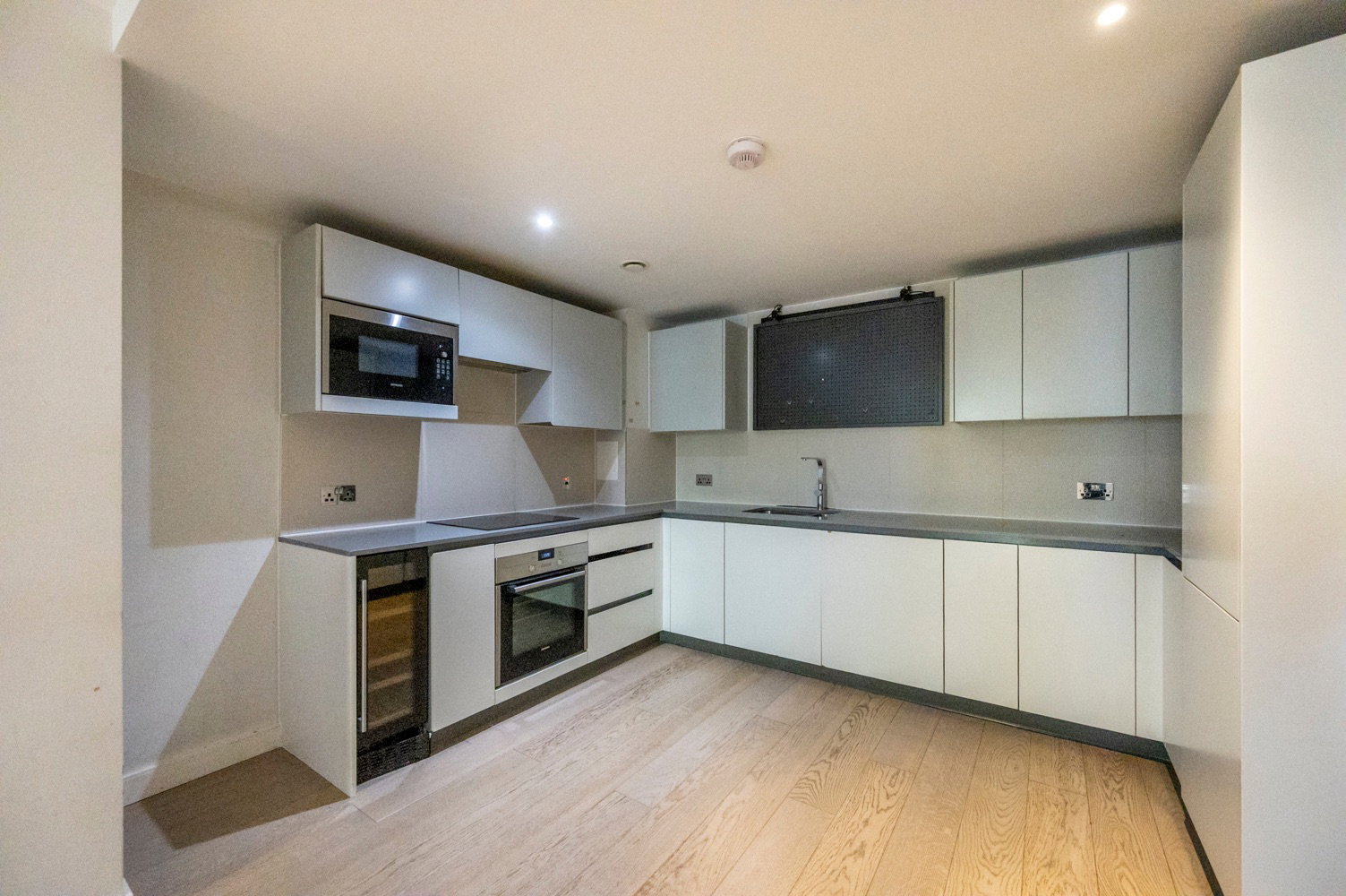 Flat for sale in London, Wharf Road, Islington, London, N1