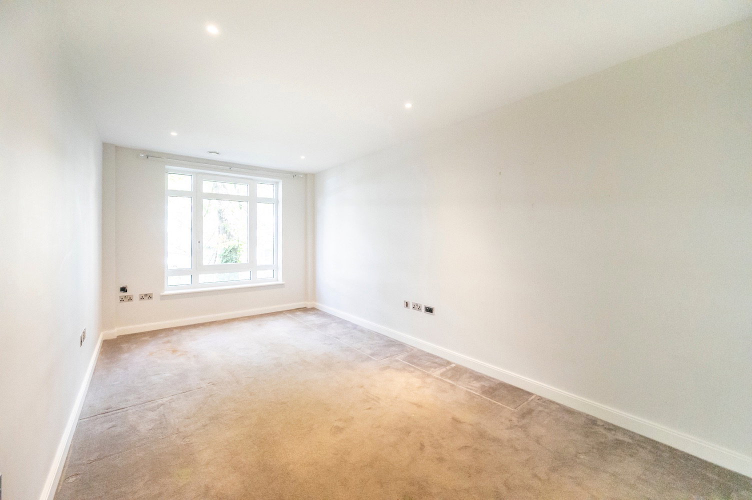 Flat for sale in London, Wharf Road, Islington, London, N1