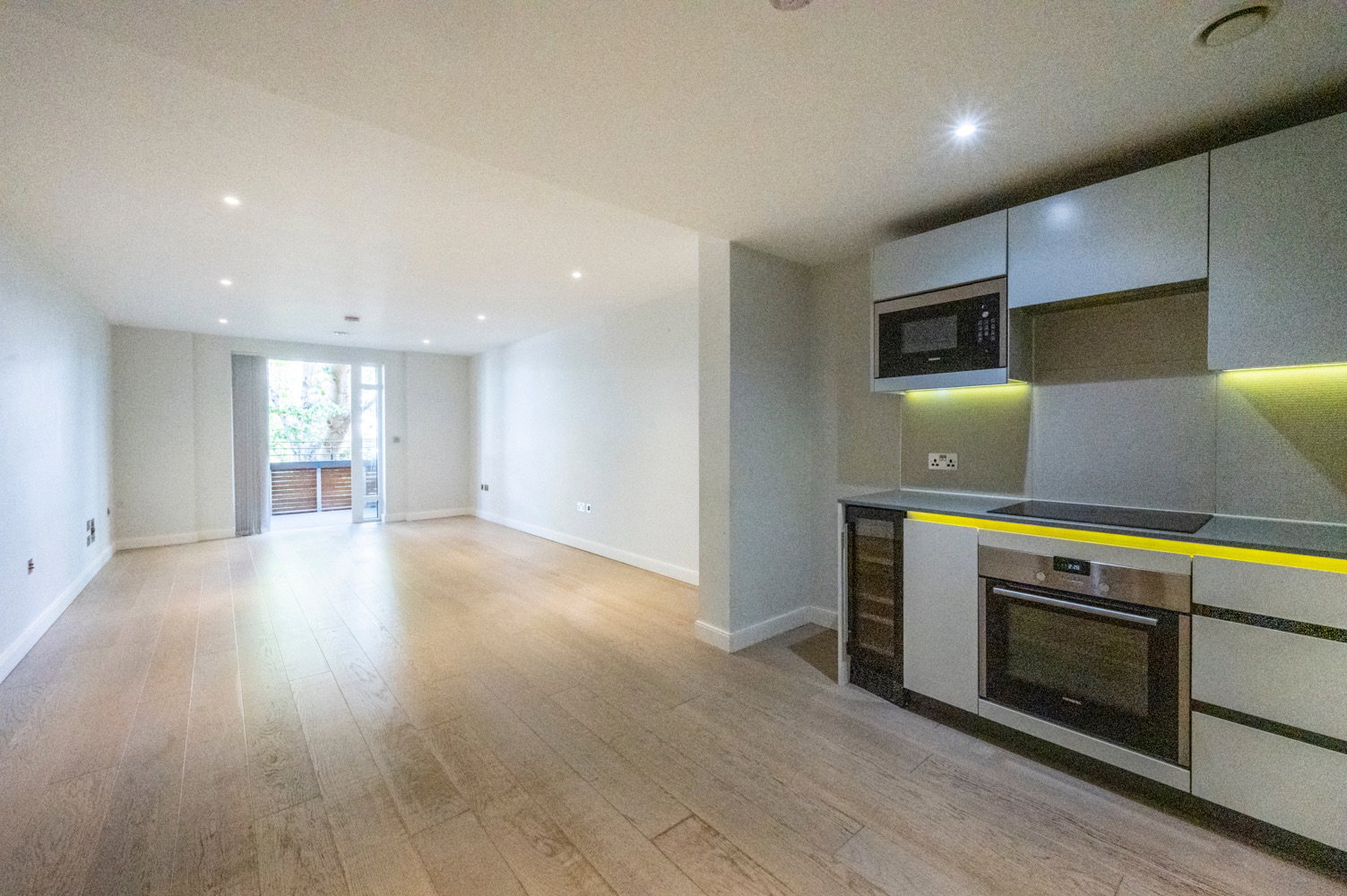 Flat for sale in London, Wharf Road, Islington, London, N1