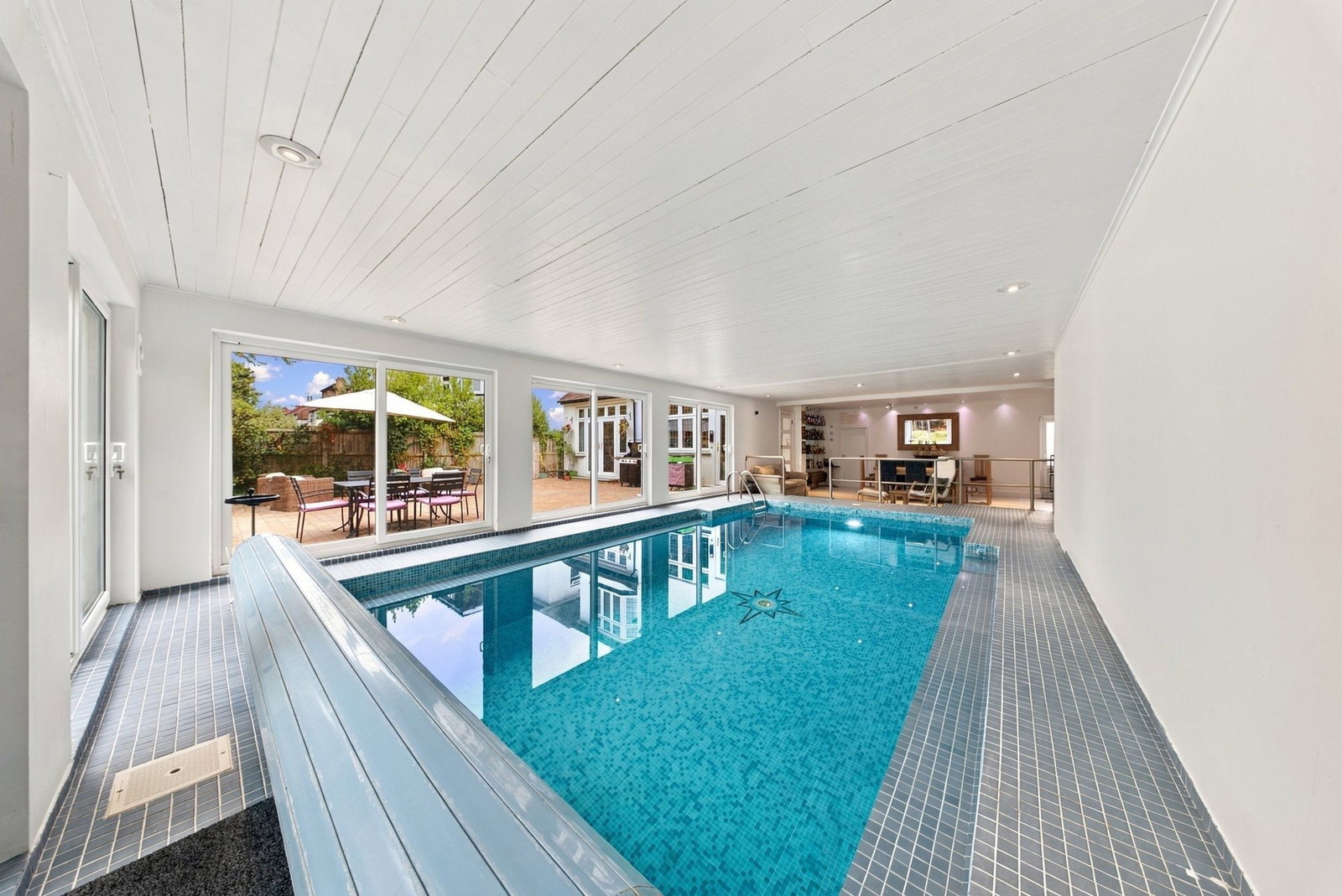 Detached House for sale in Beckenham, Wickham Way, Beckenham, BR3, 3082 m²