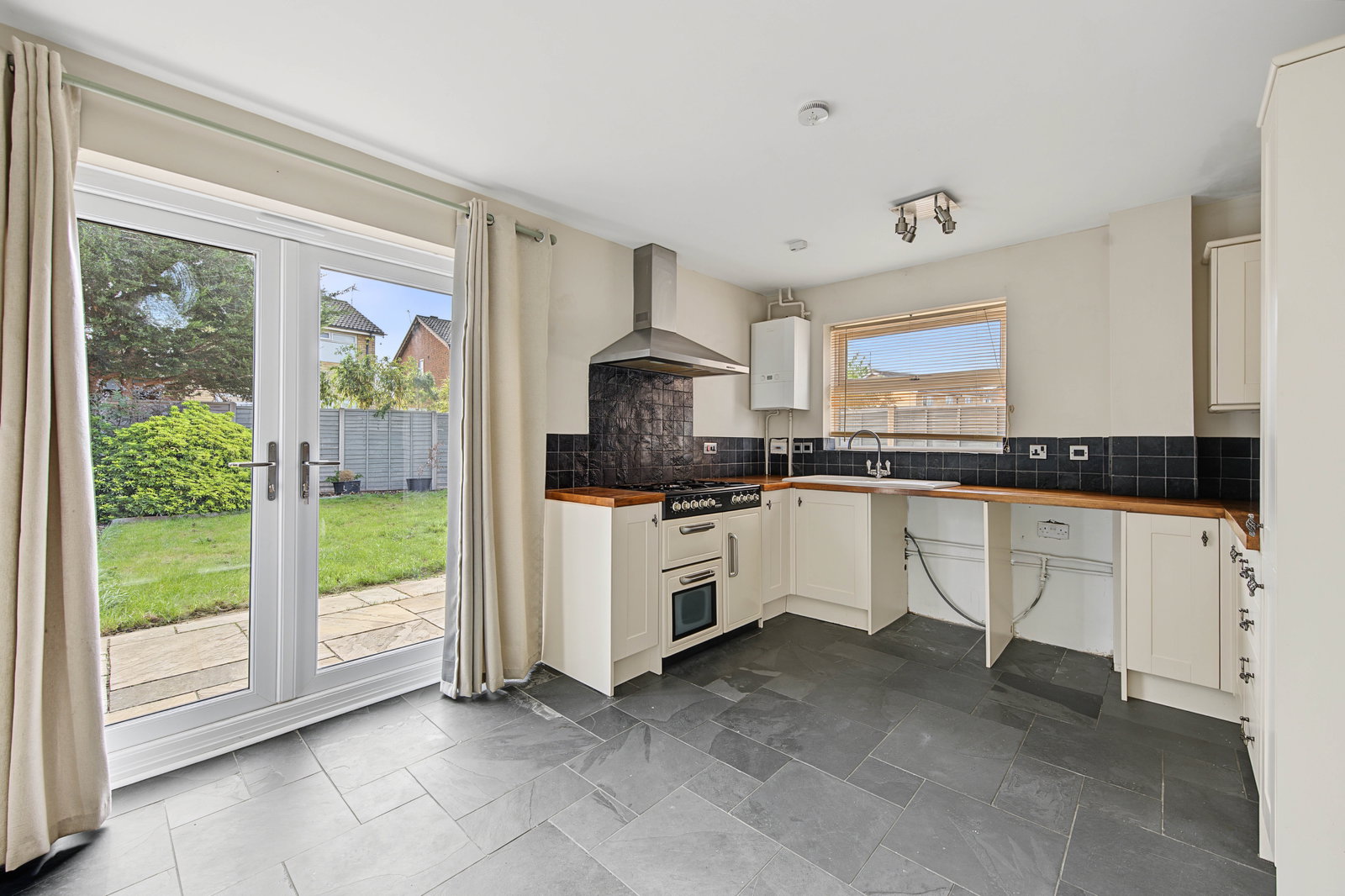 Semi Detached House for sale in Grantham, Sunningdale in Grantham, 710 m²