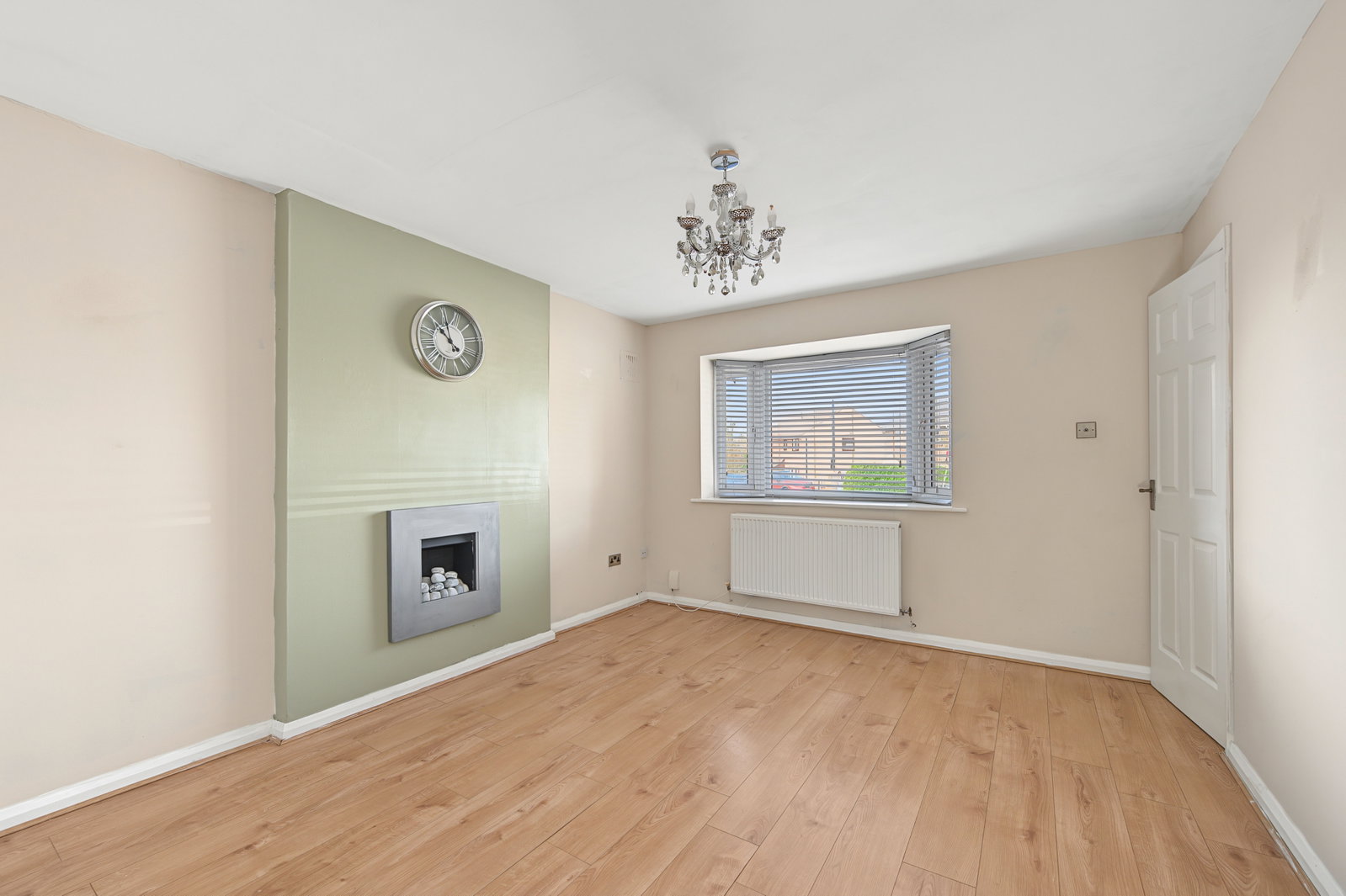 Semi Detached House for sale in Grantham, Sunningdale in Grantham, 710 m²