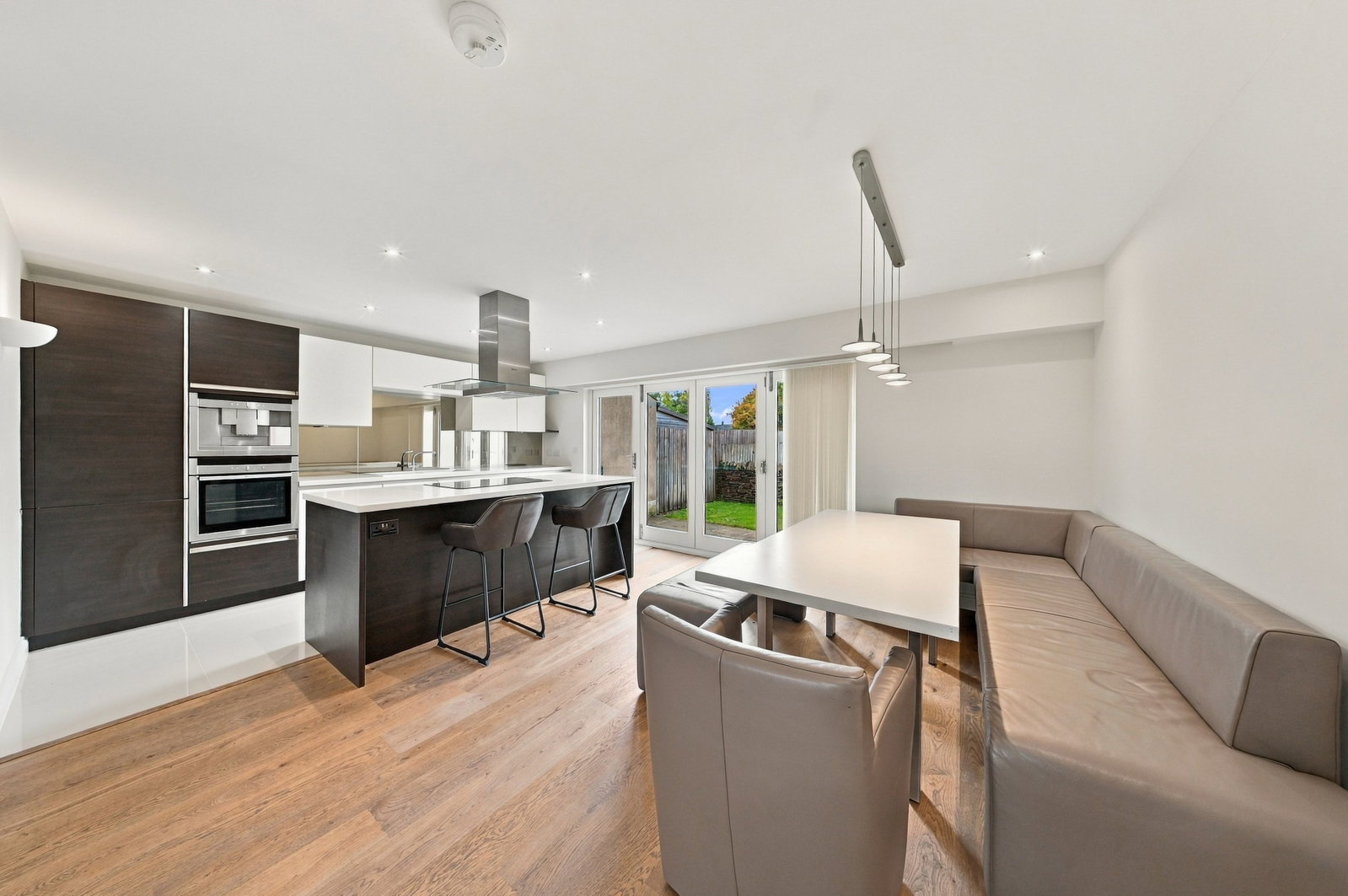 Terraced House for sale in Burnley, Meadowside, Worsthorne, Burnley, BB10 3AS, 1568 m²