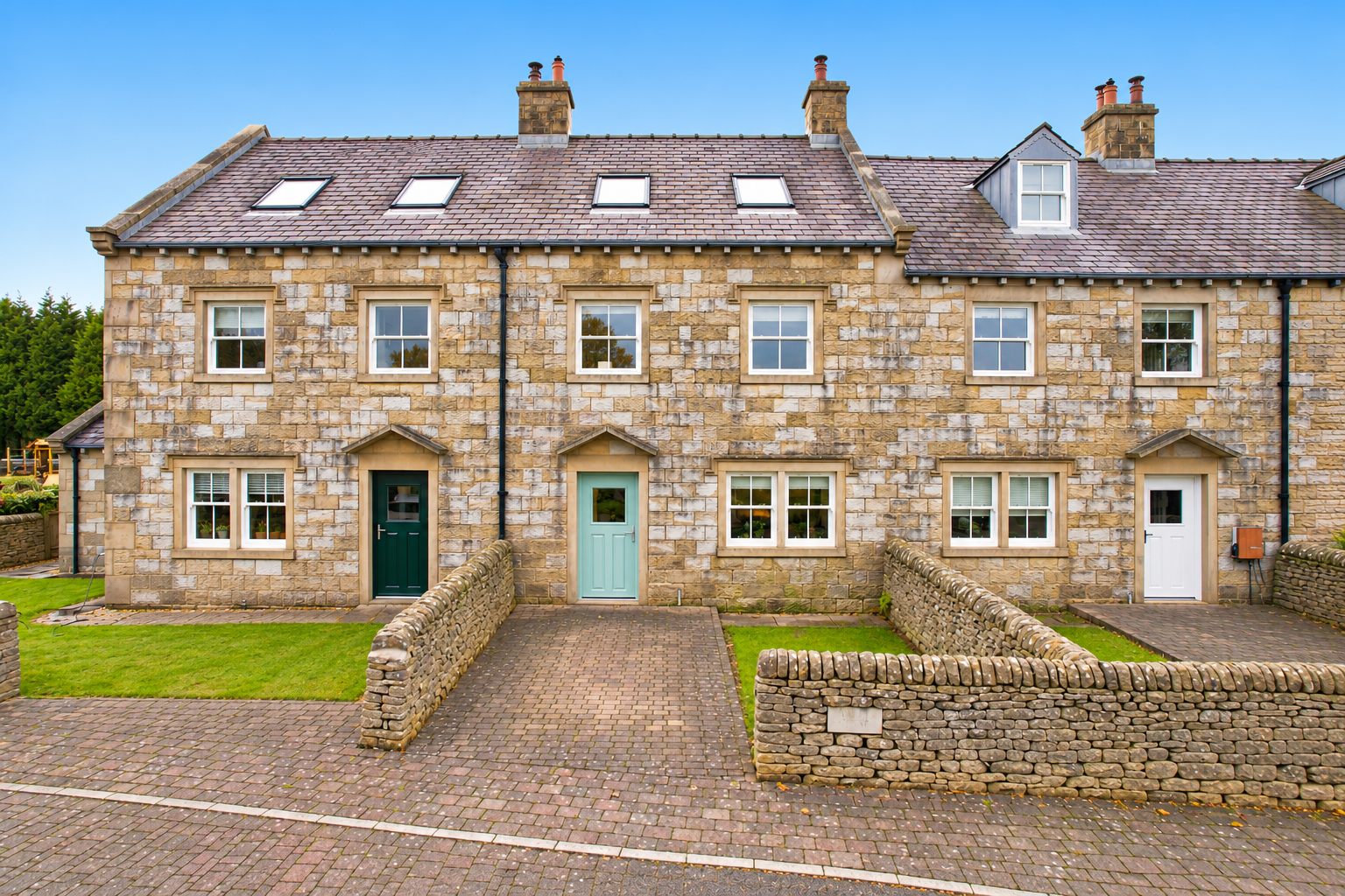 Terraced House for sale in Burnley, Meadowside, Worsthorne, Burnley, BB10 3AS, 1568 m²