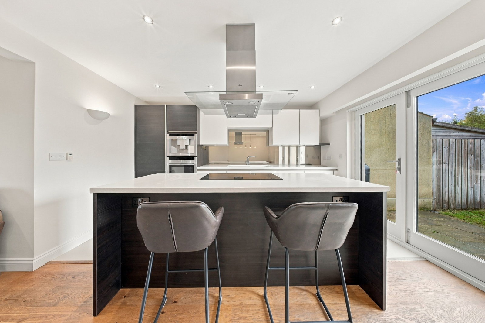 Terraced House for sale in Burnley, Meadowside, Worsthorne, Burnley, BB10 3AS, 1568 m²