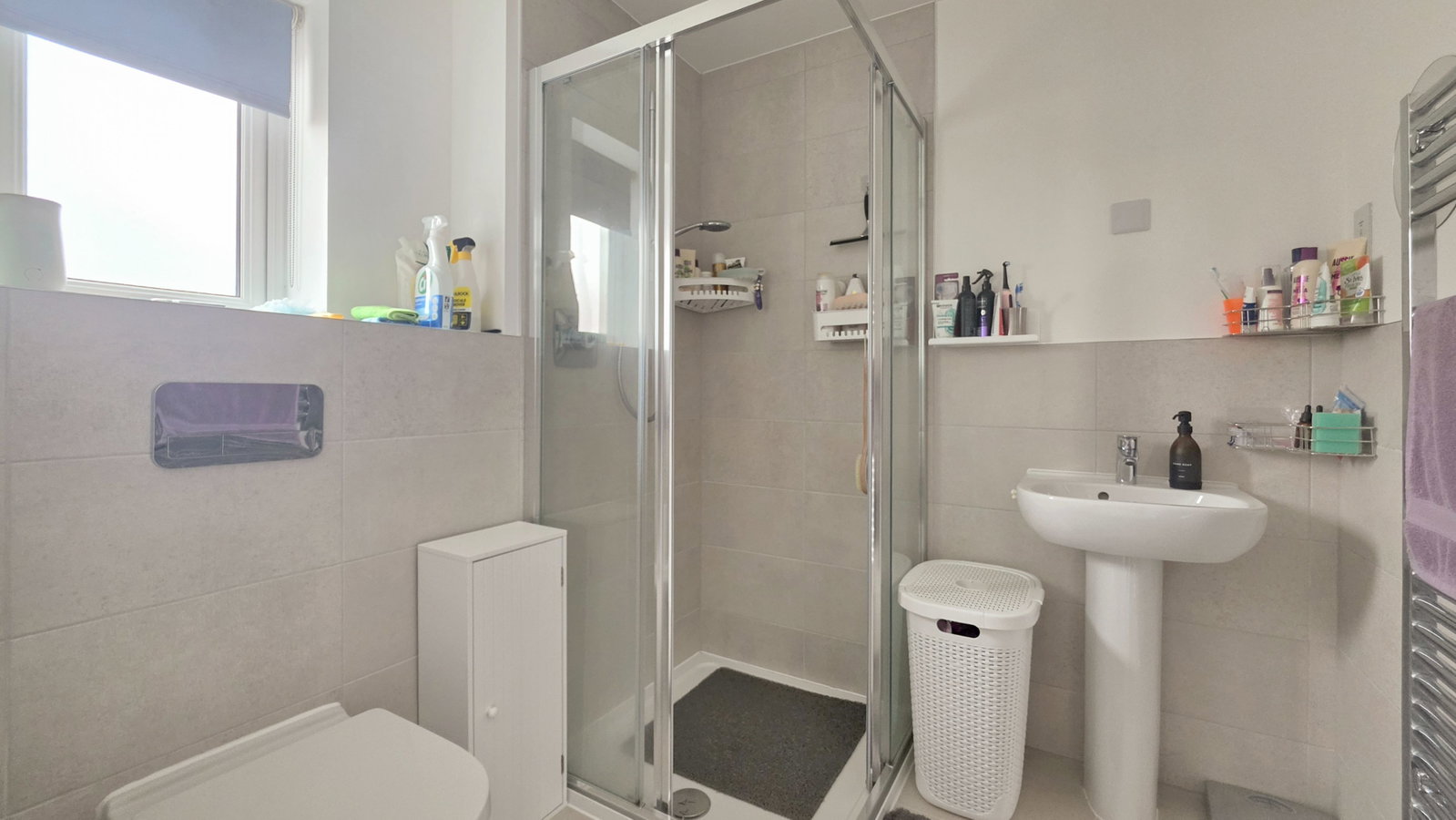Detached House for sale in Newnham-on-Severn, Severn Bore Close, Newnham-on-Severn, Gloucestershire, GL14 1FA